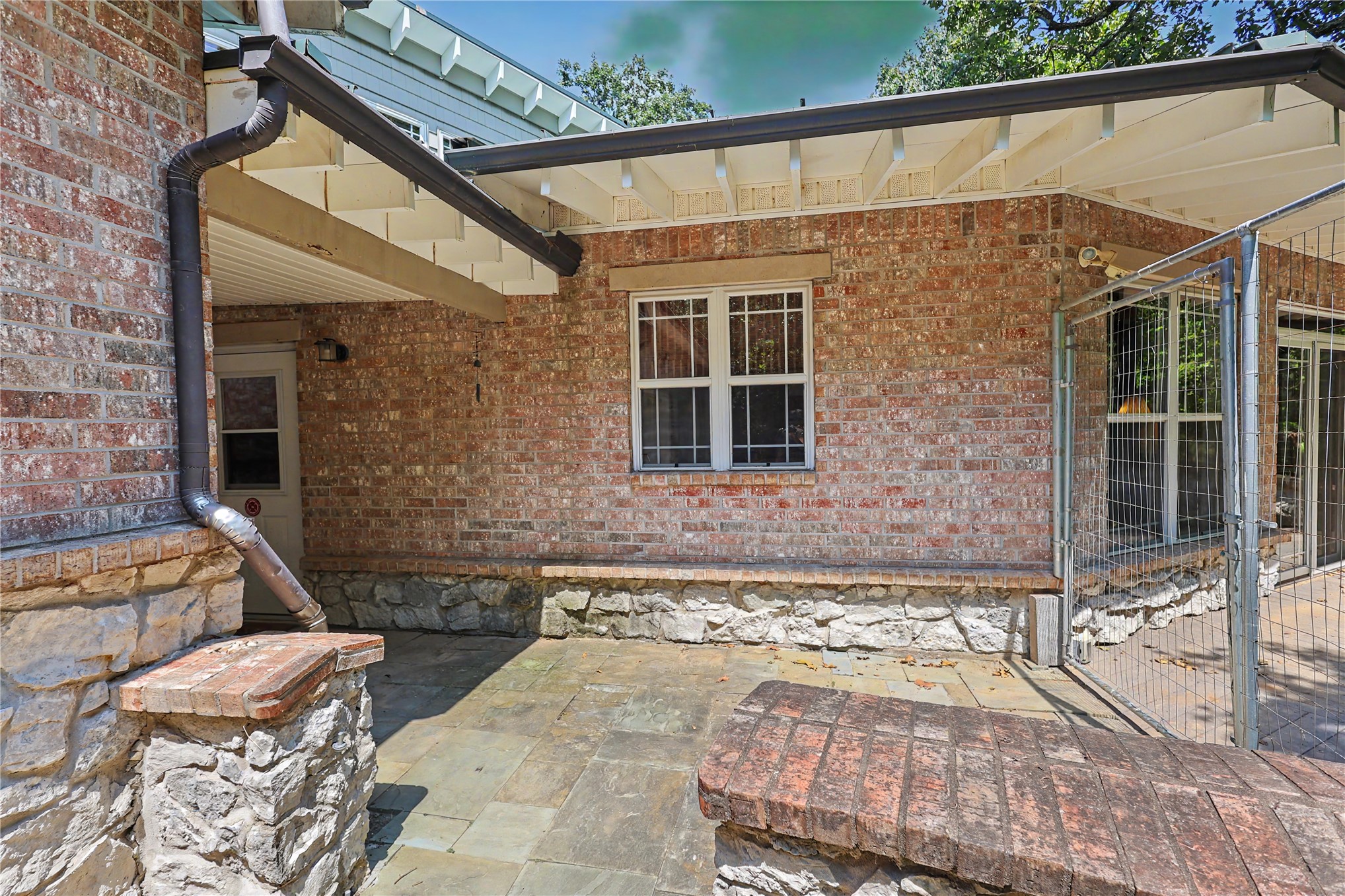 1279 E Ridge Drive Property Photo 5