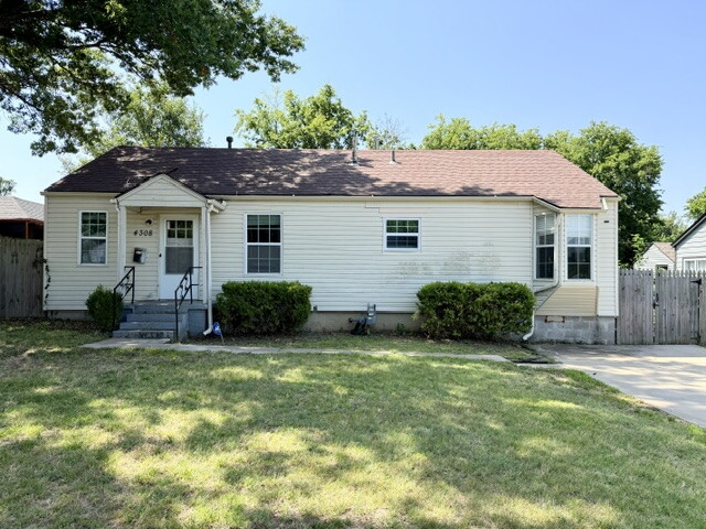 4308 E 4th Pl Place Property Photo 1