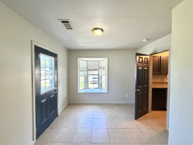 4308 E 4th Pl Place Property Photo 7