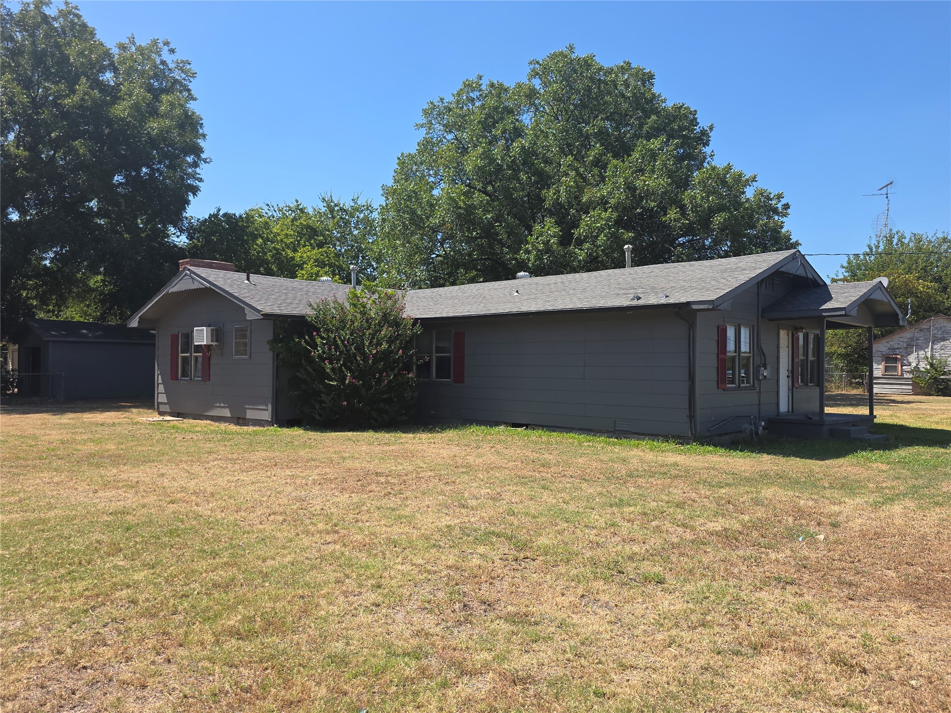 406 5th Property Photo 5