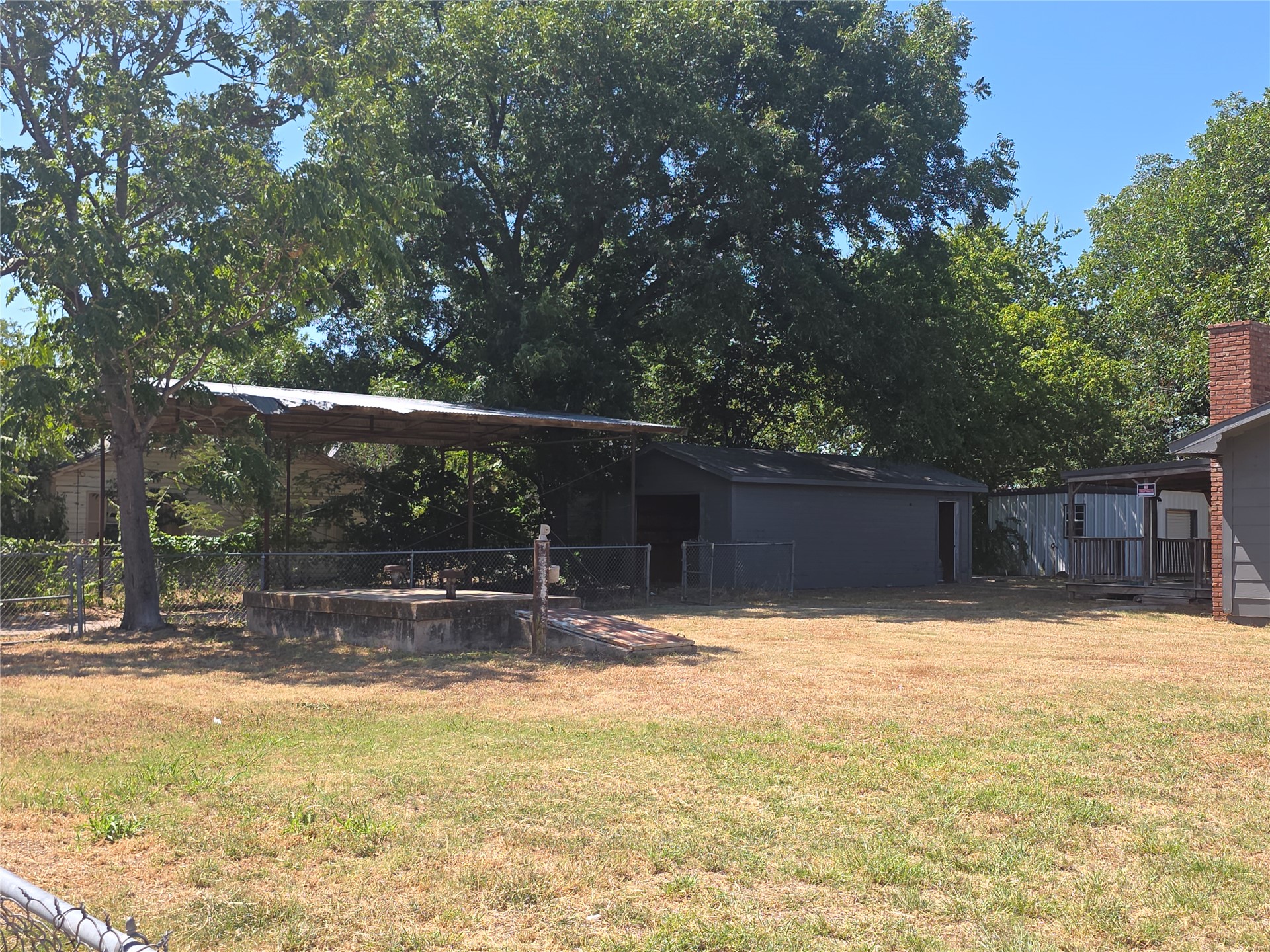406 5th Property Photo 8