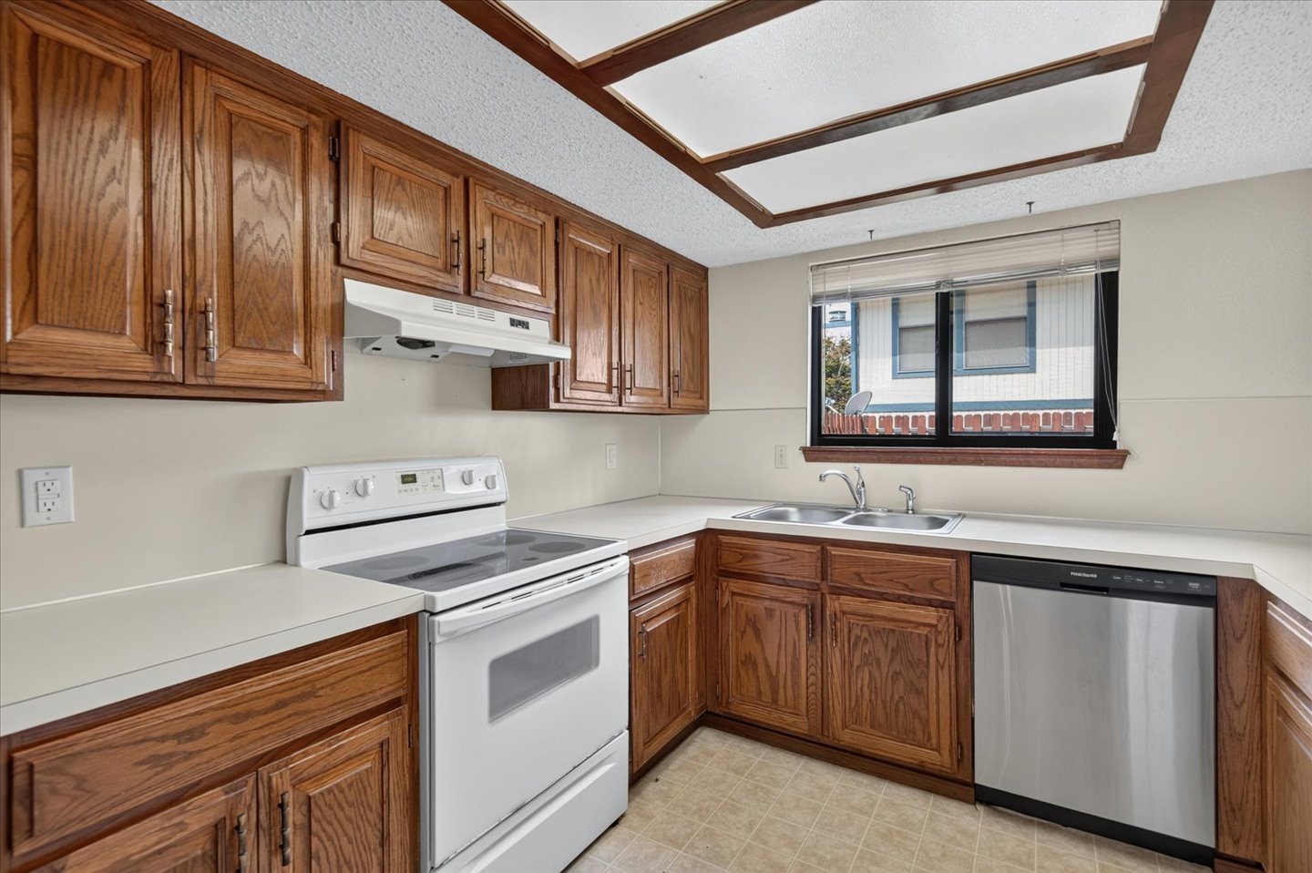 5265 Nowata Road M-104 Property Photo 11