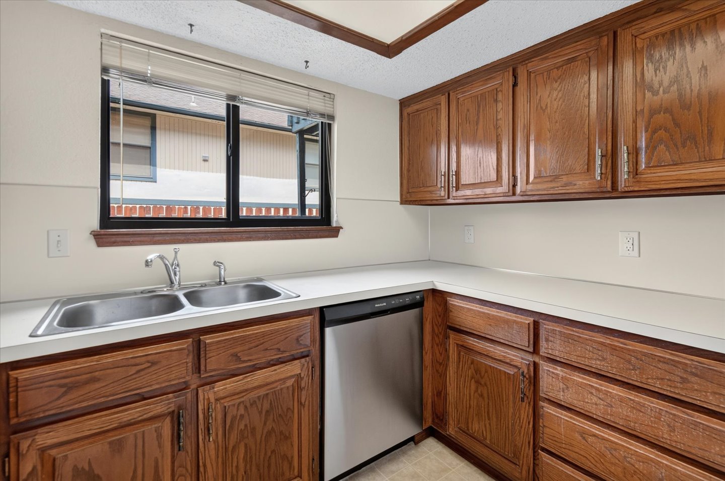 5265 Nowata Road M-104 Property Photo 13