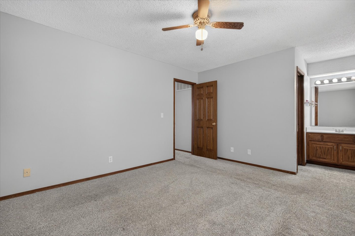 5265 Nowata Road M-104 Property Photo 17