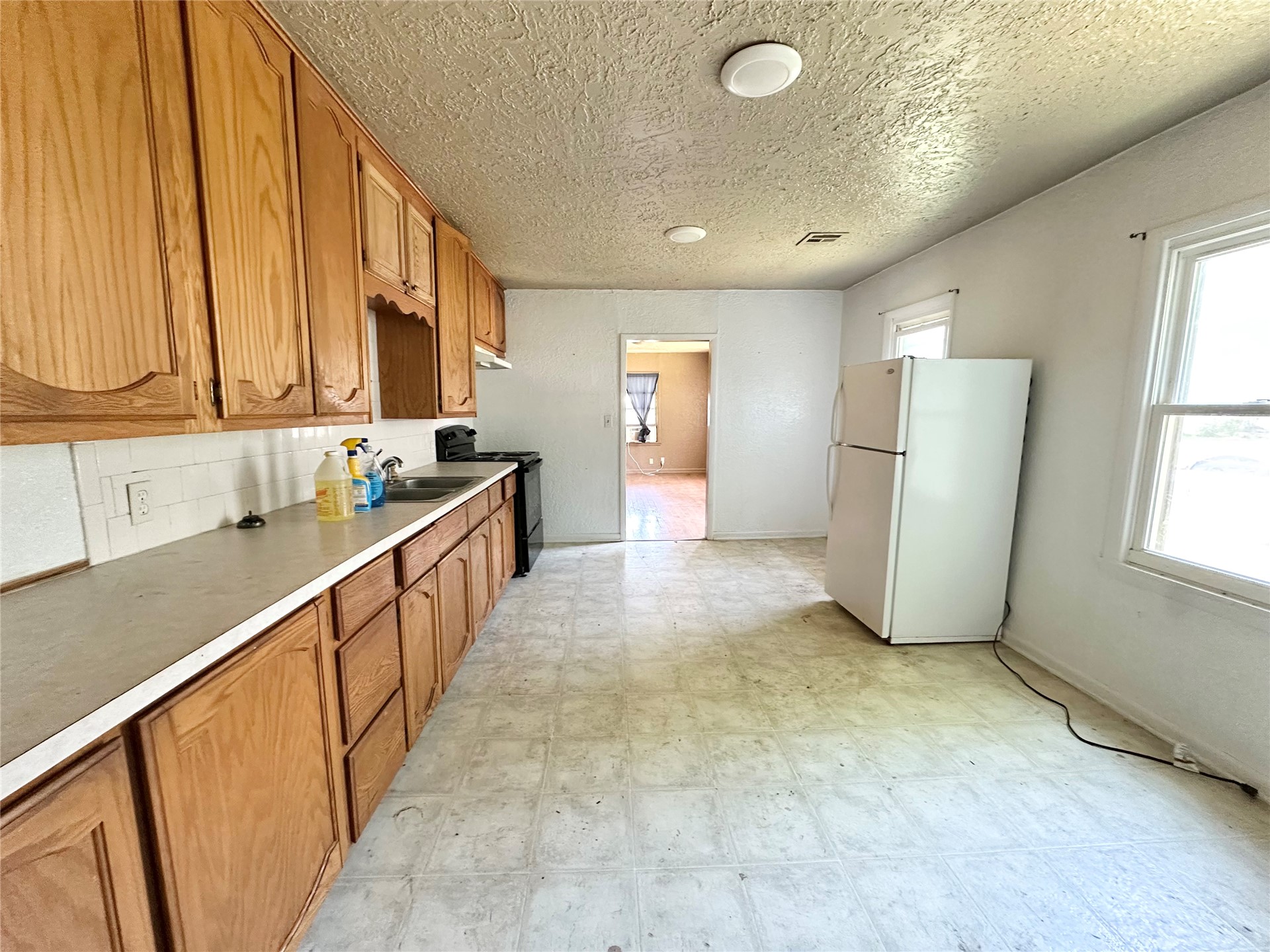 260 Walnut Property Photo 6