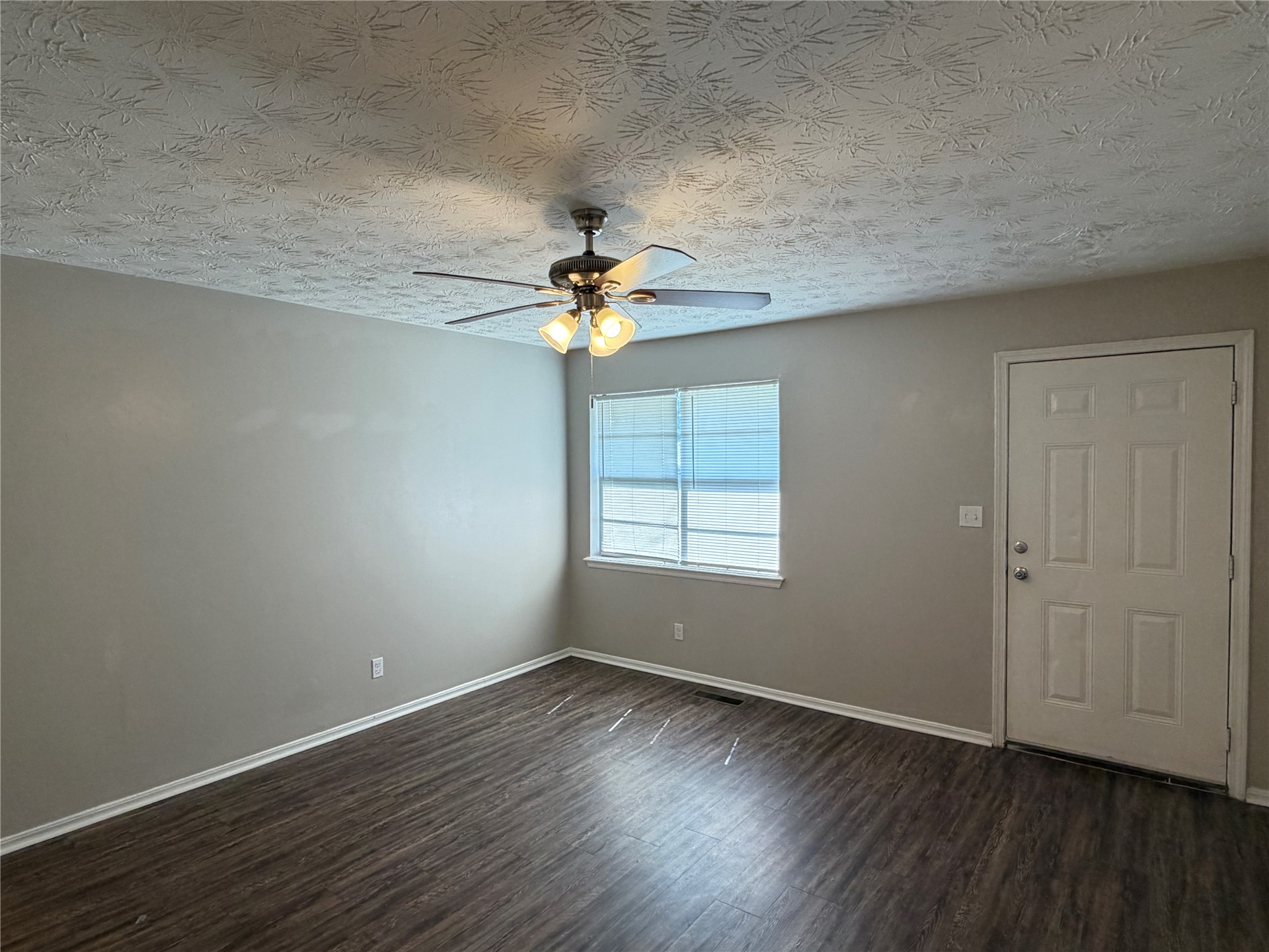 906 S Choctaw Place Property Photo 4