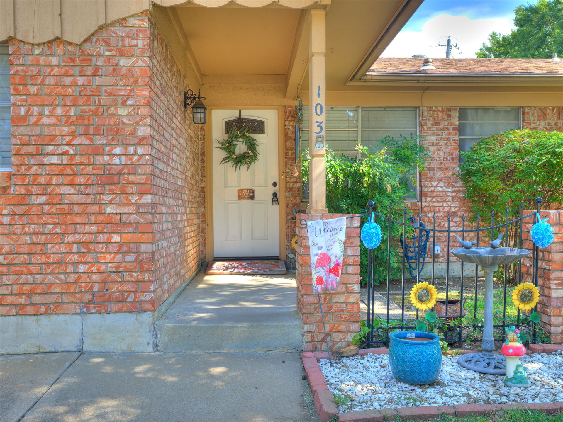 103 Aspen Drive Property Photo 2