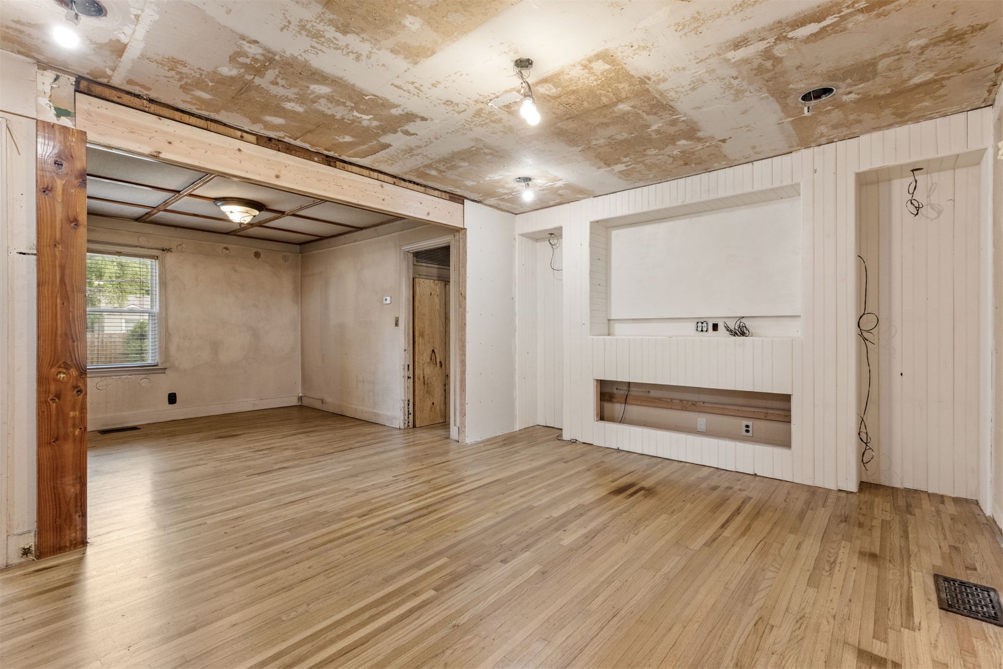 1349 E 42nd Place Property Photo 11