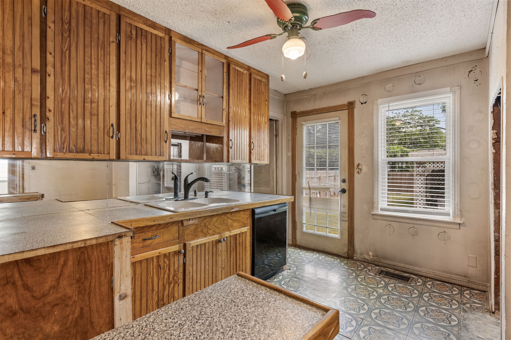 1349 E 42nd Place Property Photo 18