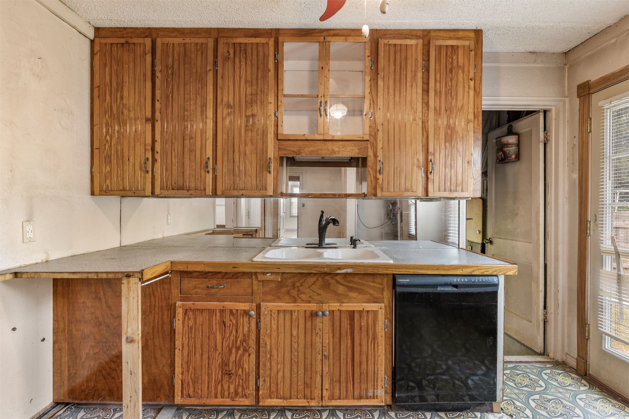 1349 E 42nd Place Property Photo 19