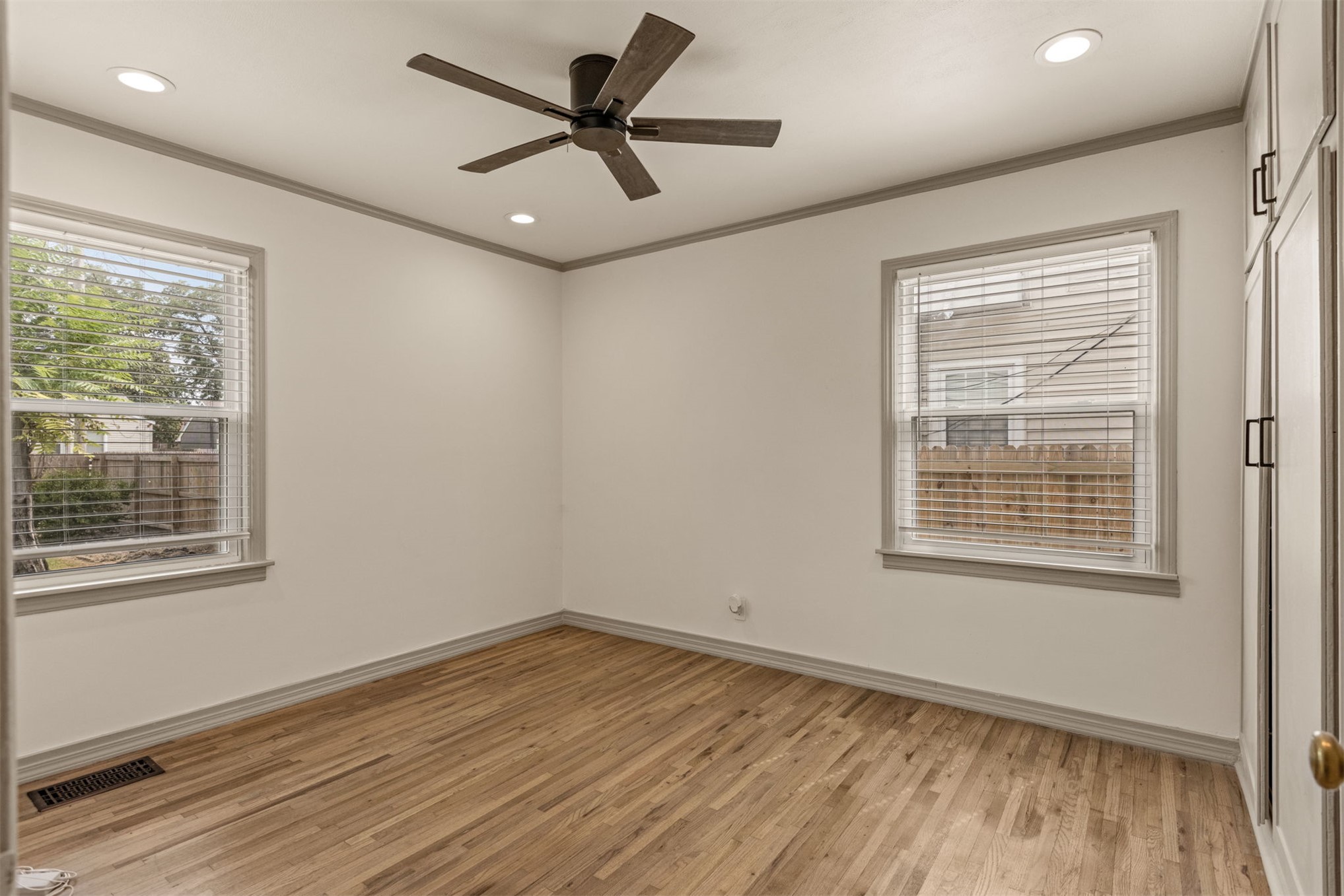 1349 E 42nd Place Property Photo 24
