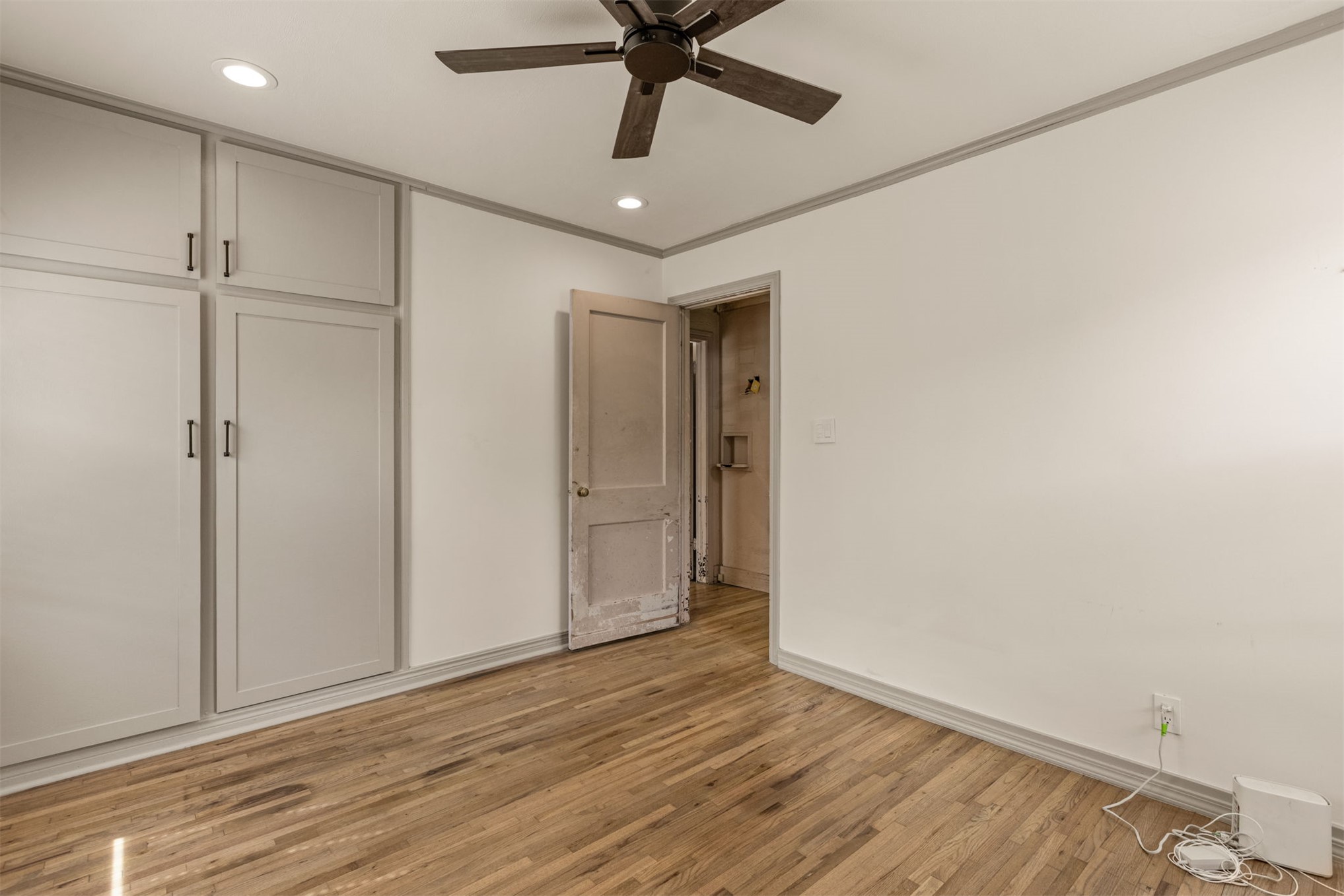 1349 E 42nd Place Property Photo 25