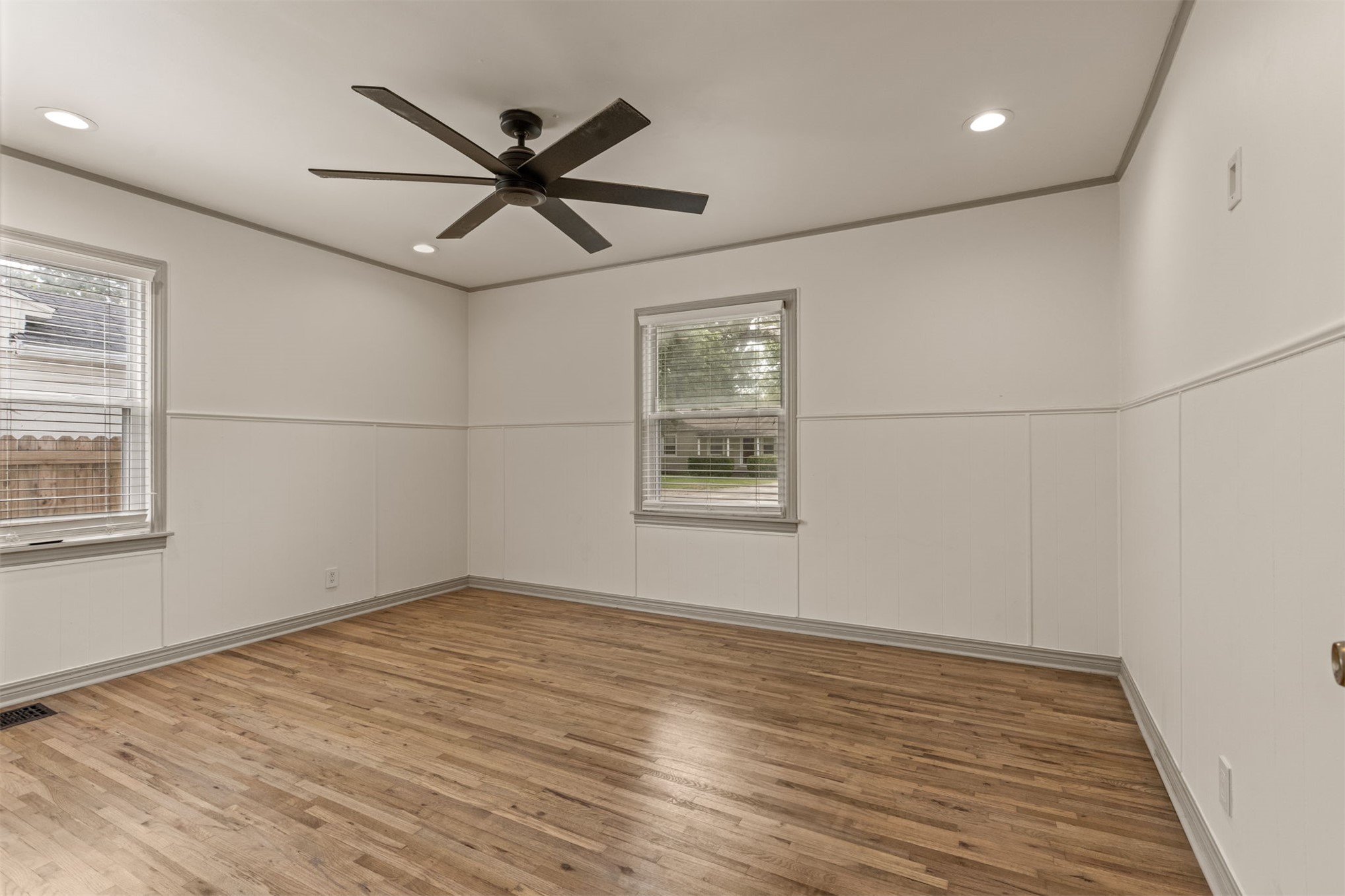 1349 E 42nd Place Property Photo 27