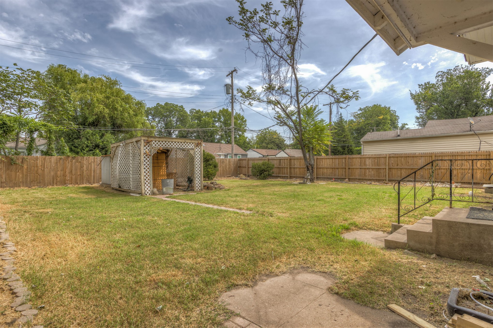 1349 E 42nd Place Property Photo 32