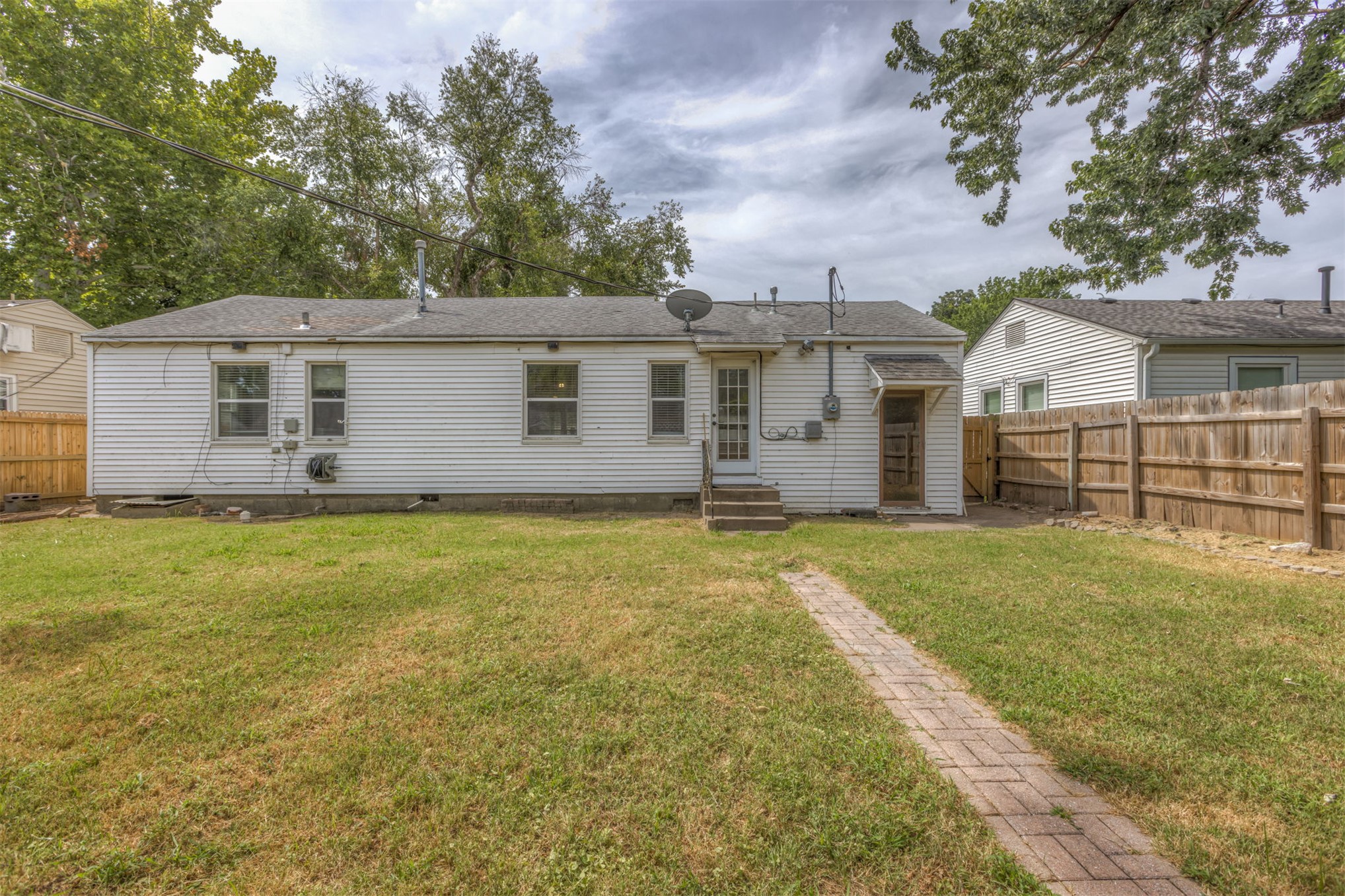 1349 E 42nd Place Property Photo 34