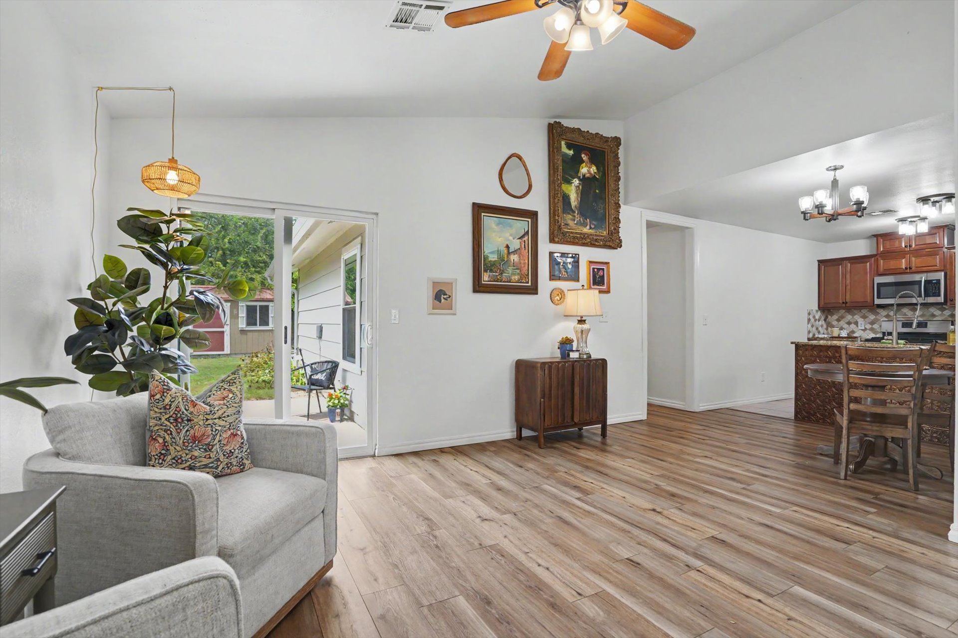 1839 W 57th Place Property Photo 8