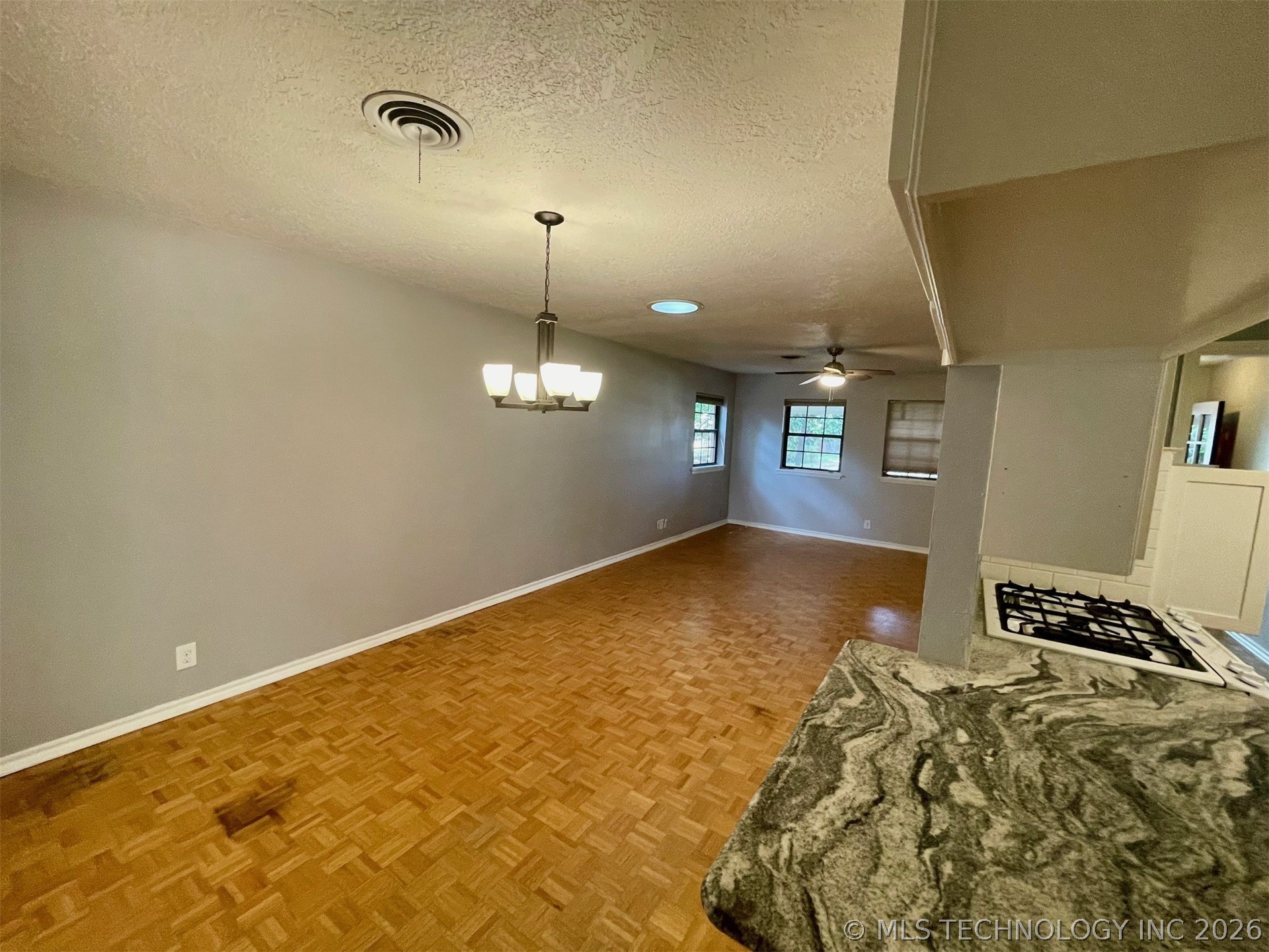 1626 Beverly Hills Street Property Photo 6
