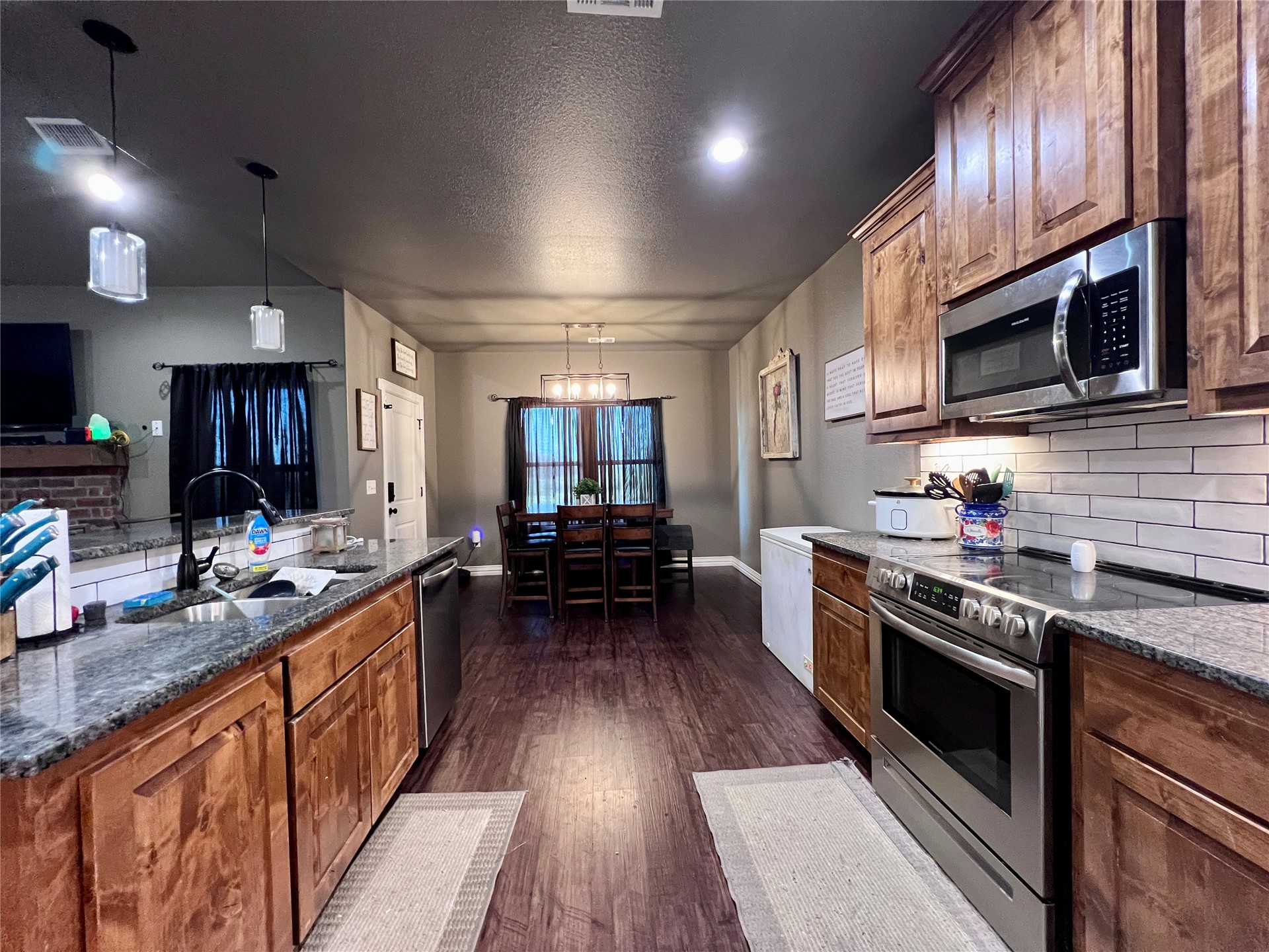 174 Crimson Property Photo 6