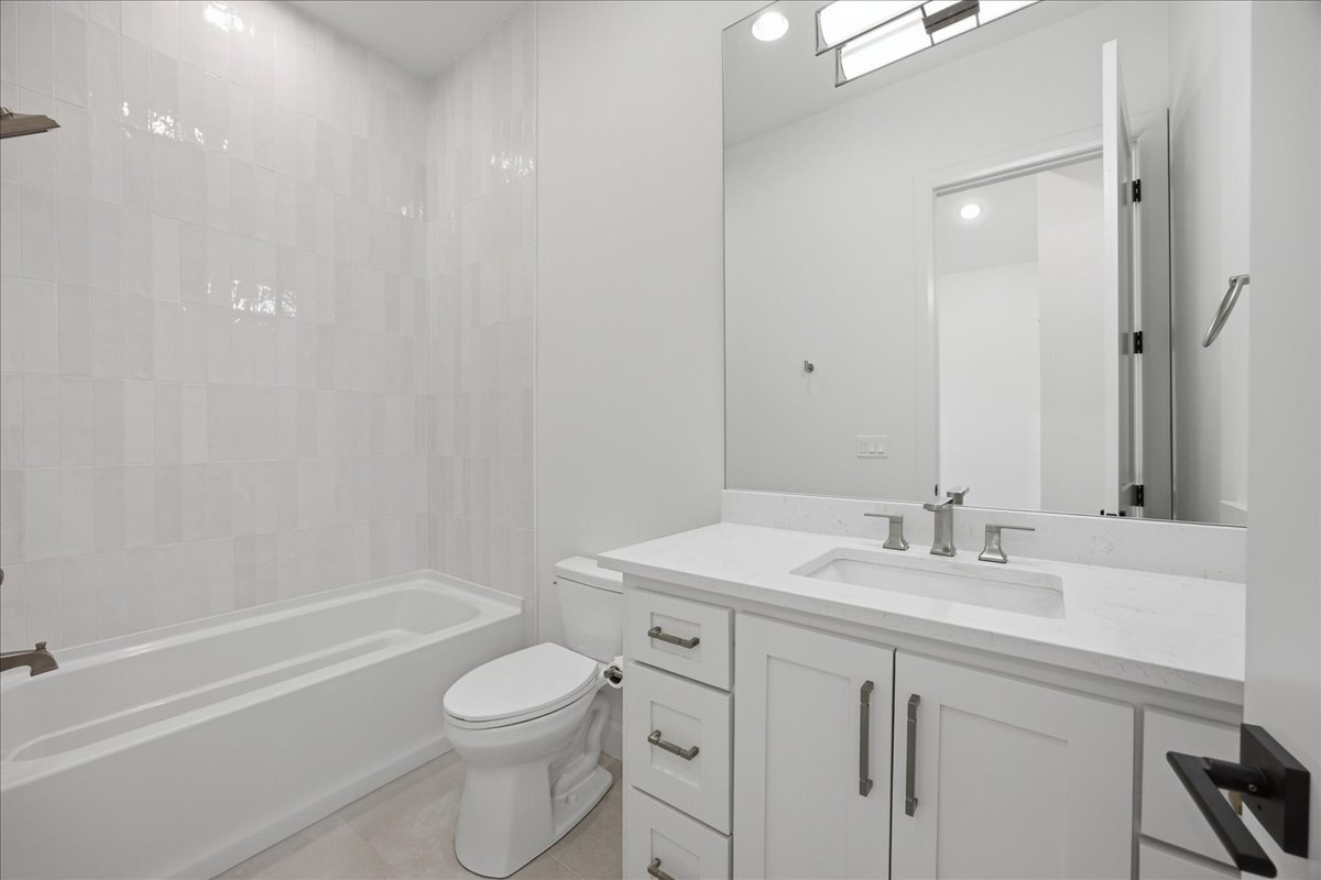 12041 S Vandalia Avenue E Property Photo 52