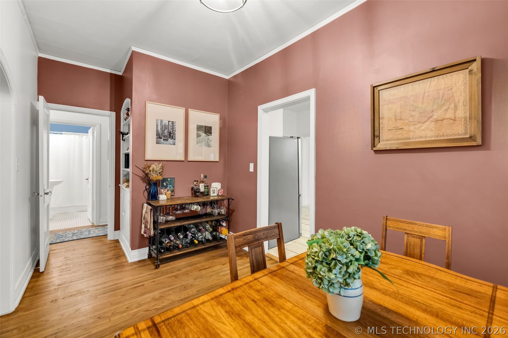 216 S Knoxville Avenue Property Photo 8