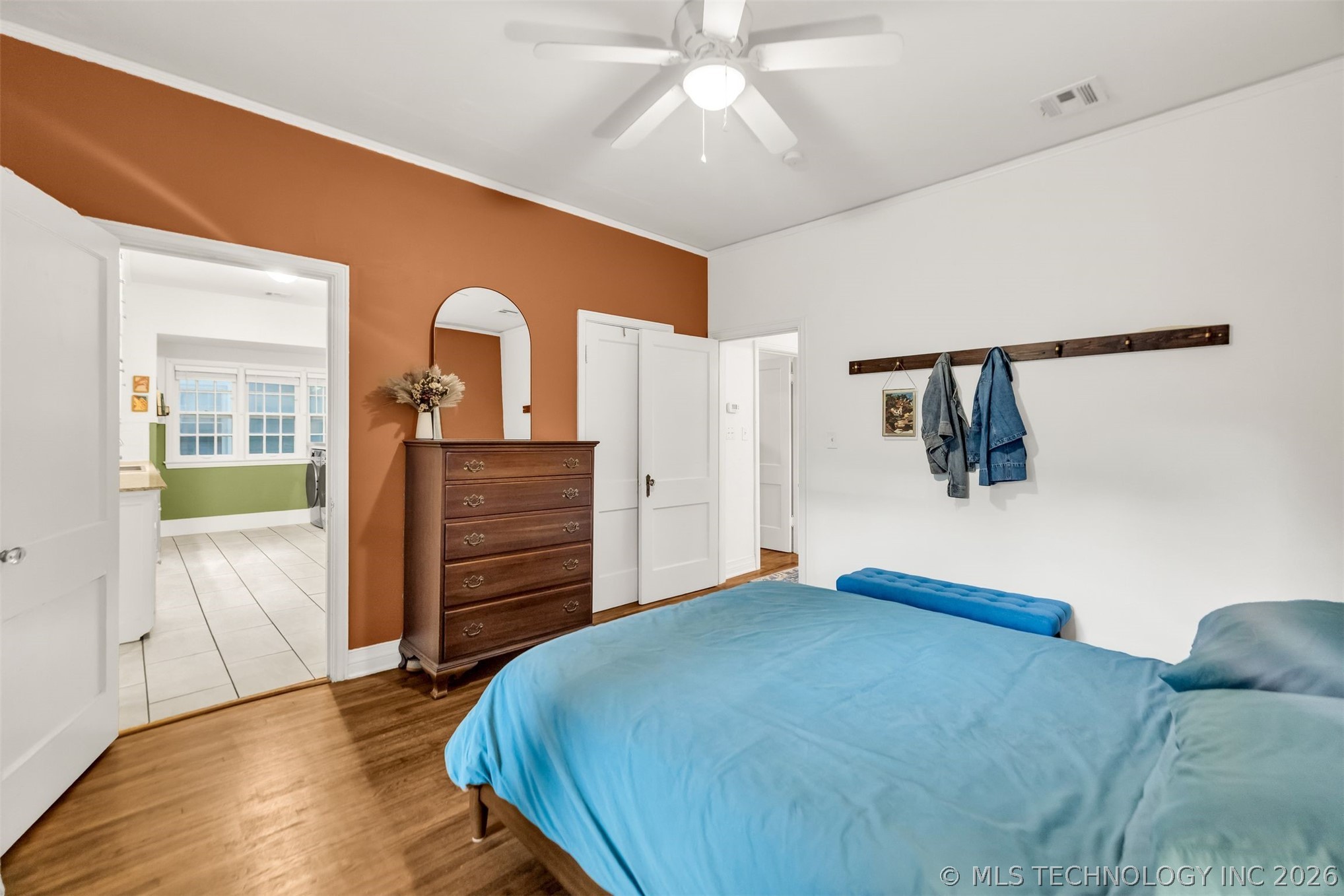 216 S Knoxville Avenue Property Photo 16