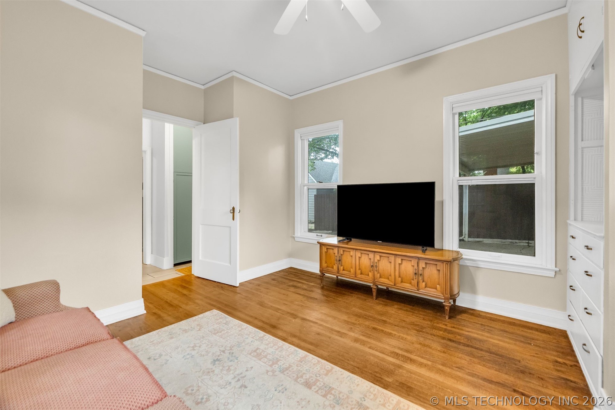 216 S Knoxville Avenue Property Photo 19
