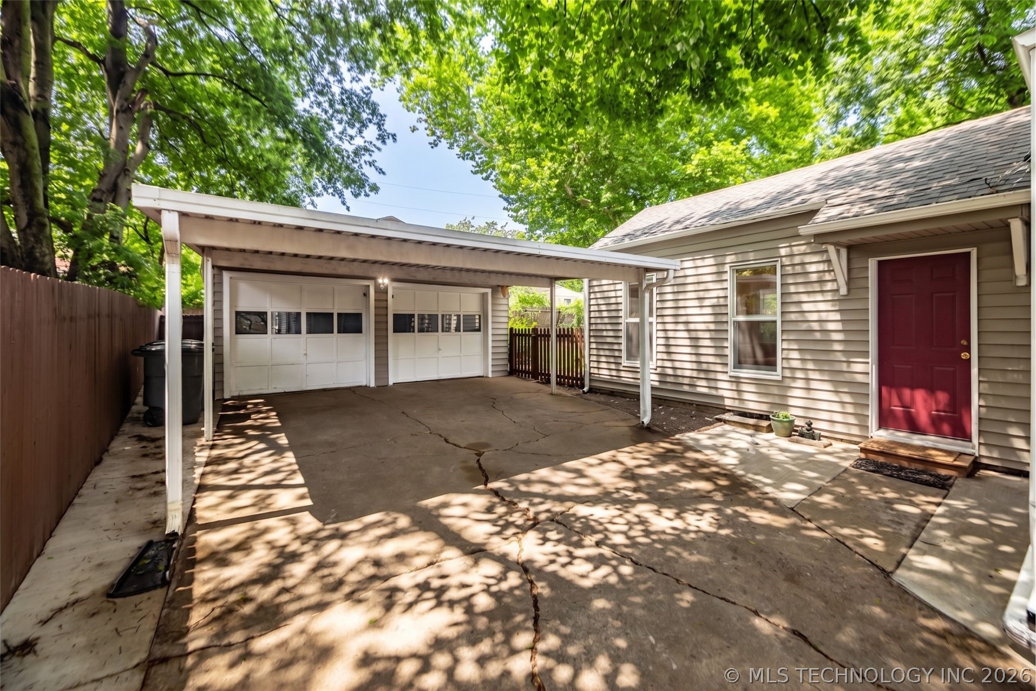 216 S Knoxville Avenue Property Photo 21
