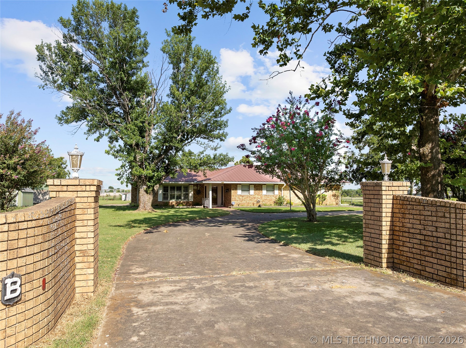 6892 Meridian Road Property Photo 1