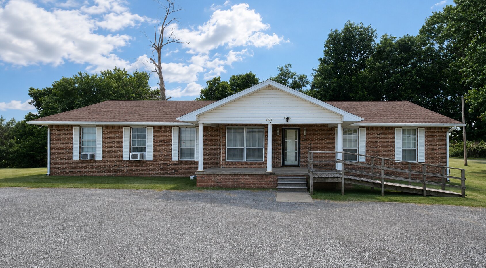 1525 N County Line Road E