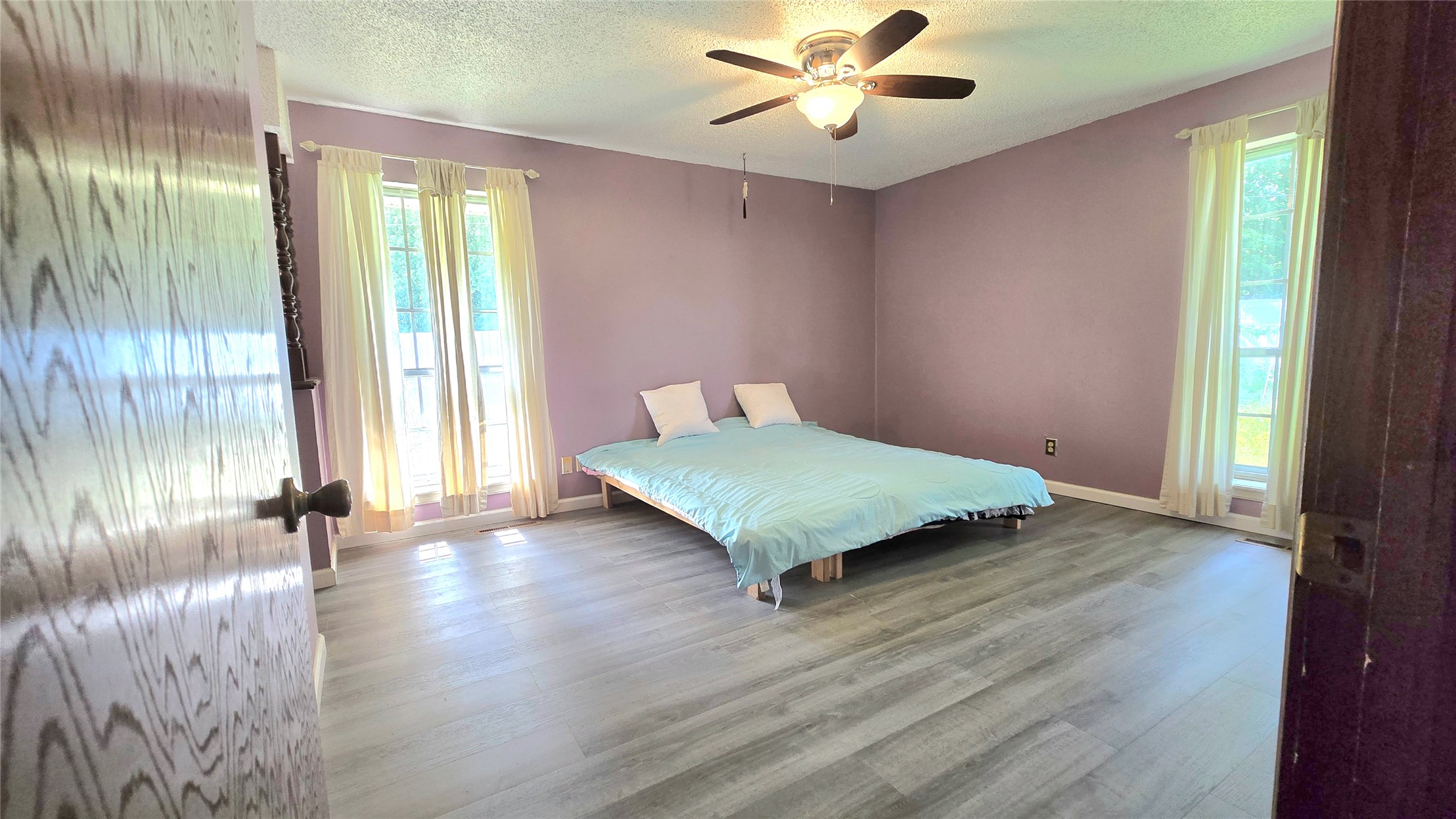 1525 N County Line Road E Property Photo 27