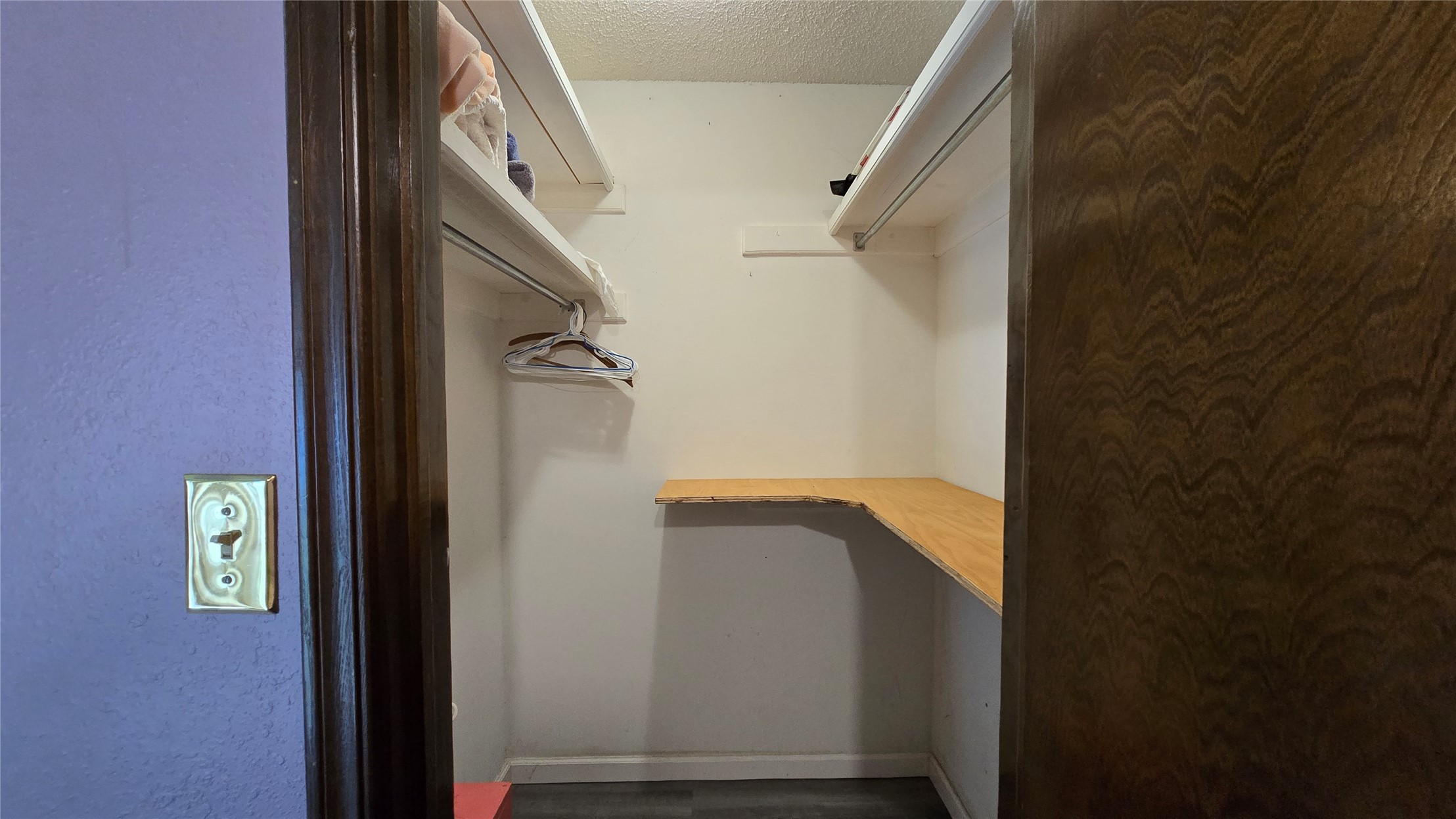 1525 N County Line Road E Property Photo 32