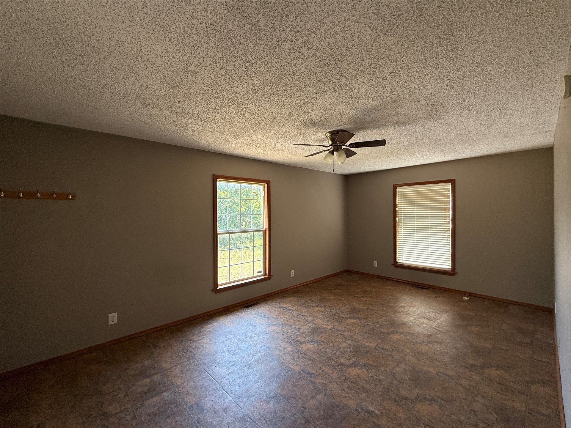 350 County Road 1577 Property Photo 12