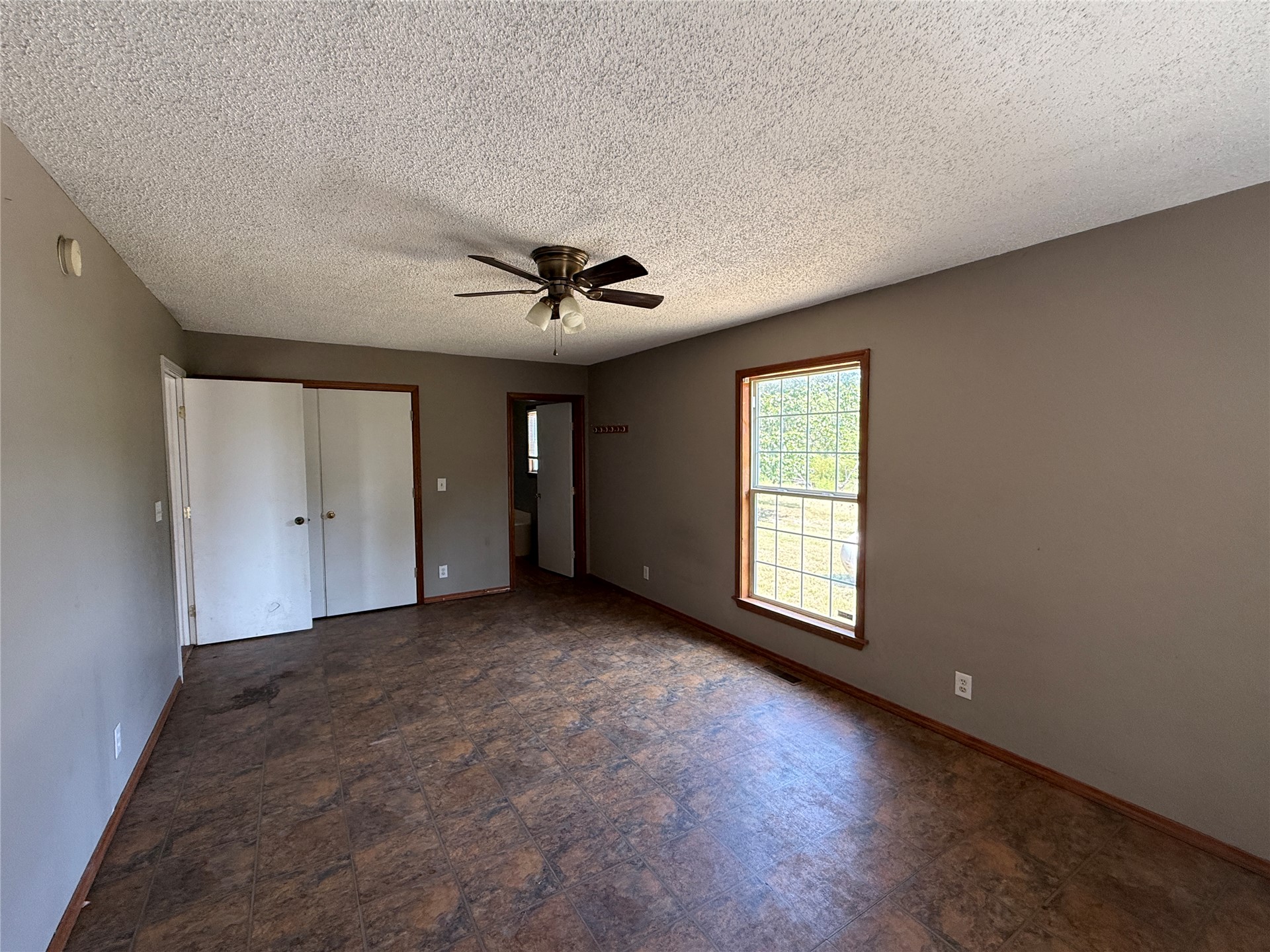 350 County Road 1577 Property Photo 13