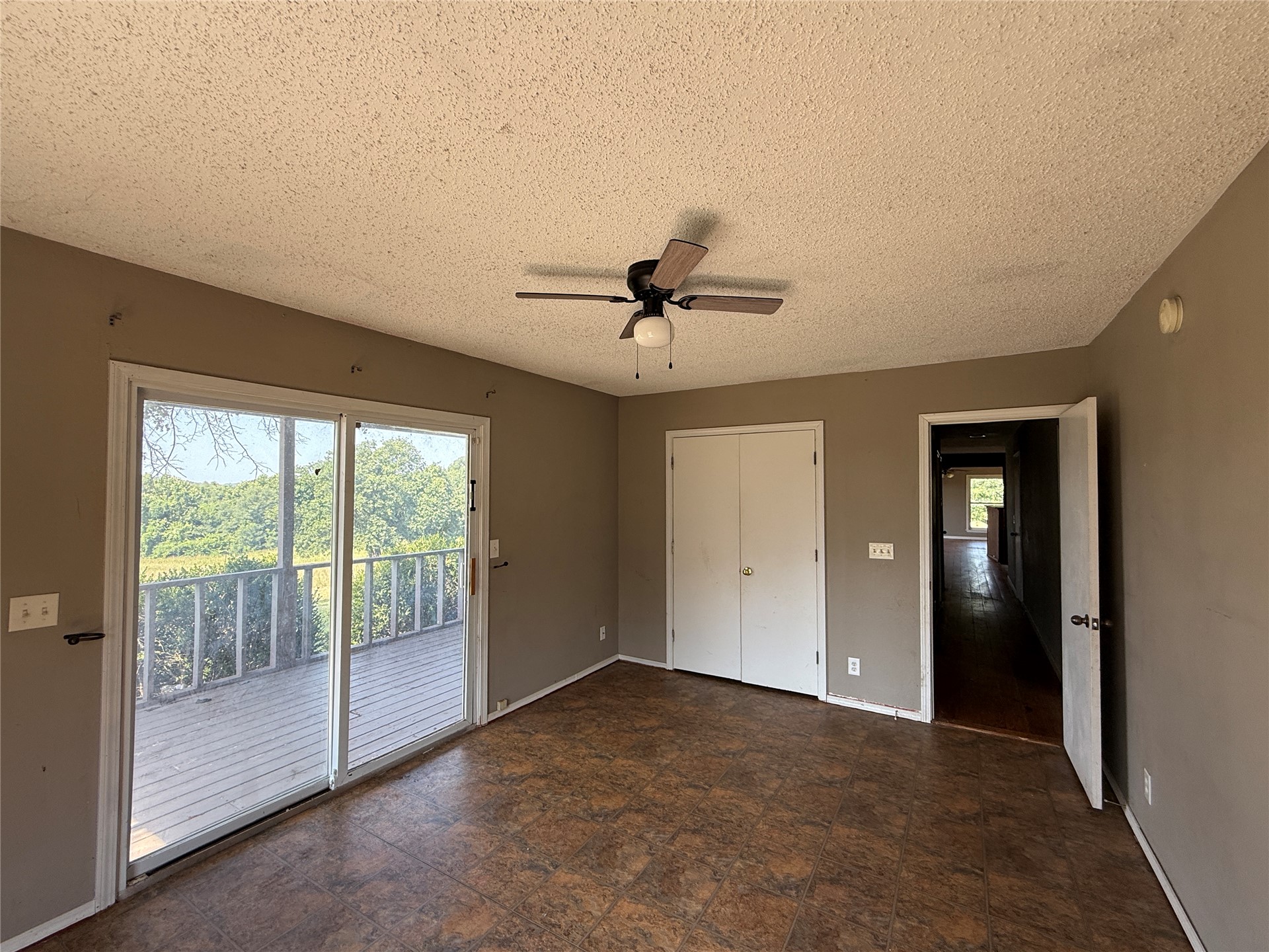 350 County Road 1577 Property Photo 16