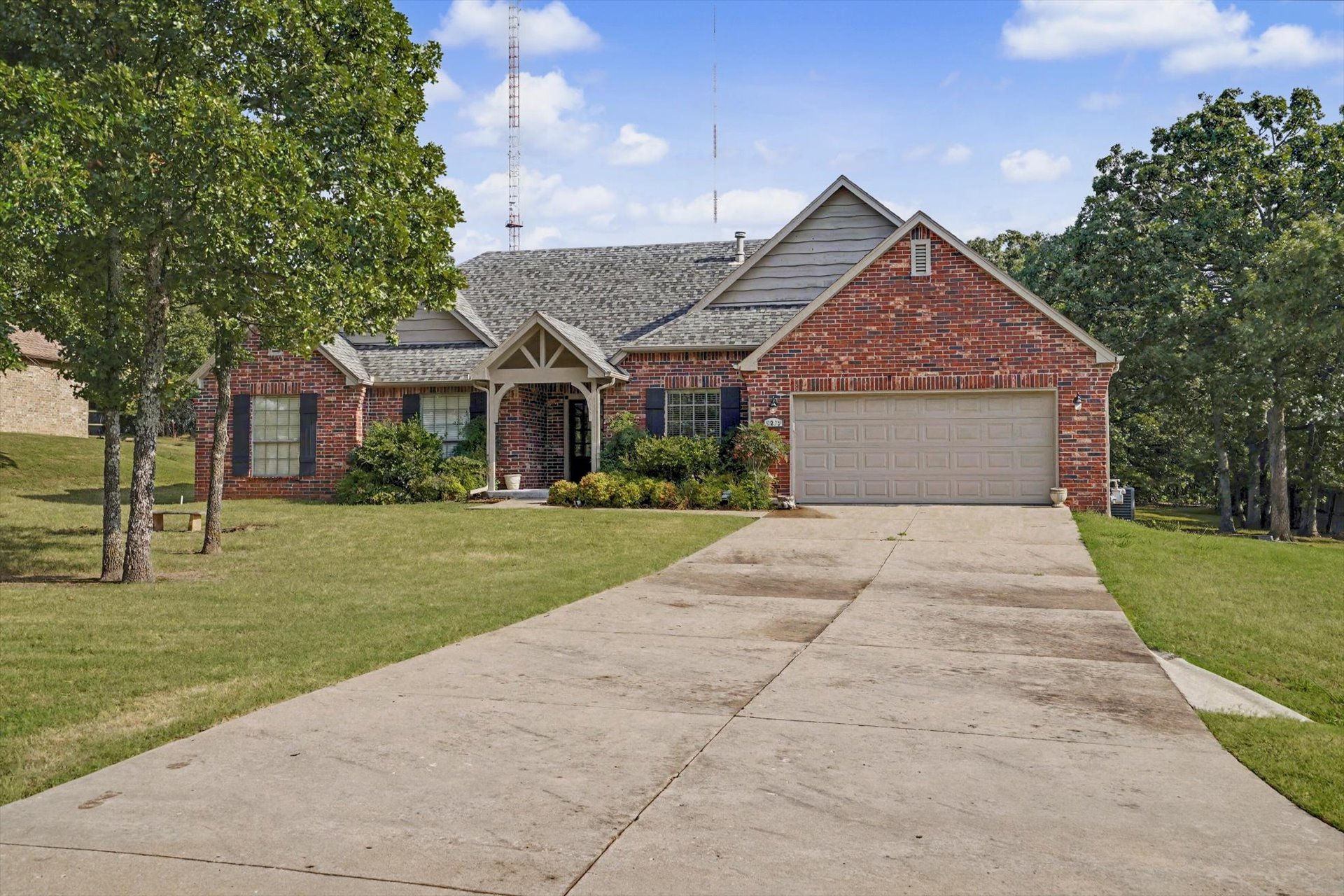 9279 Black Oak Lane Property Photo 4