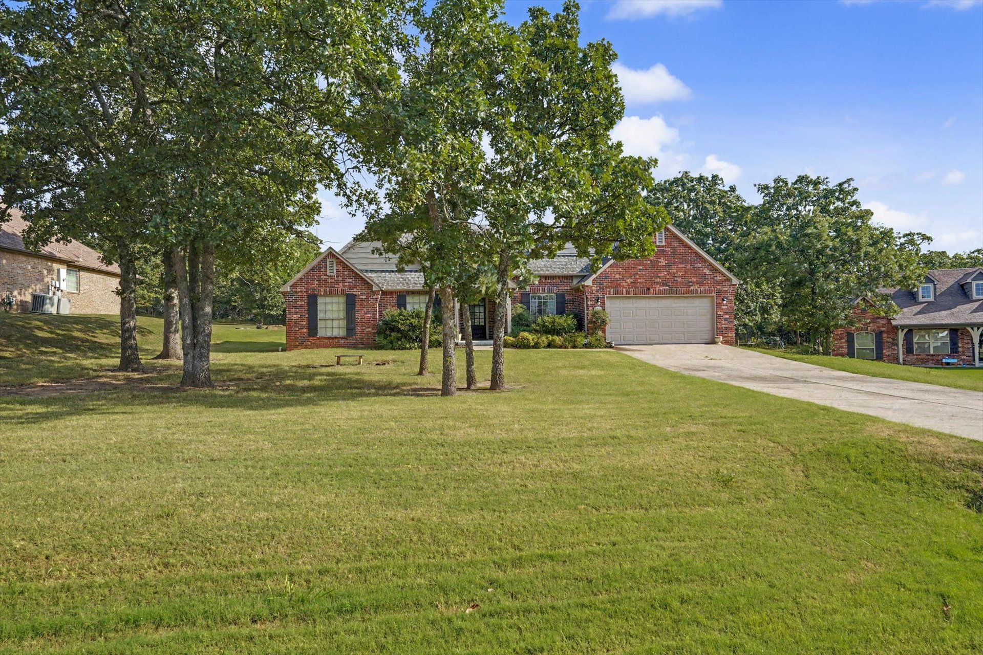 9279 Black Oak Lane Property Photo 5