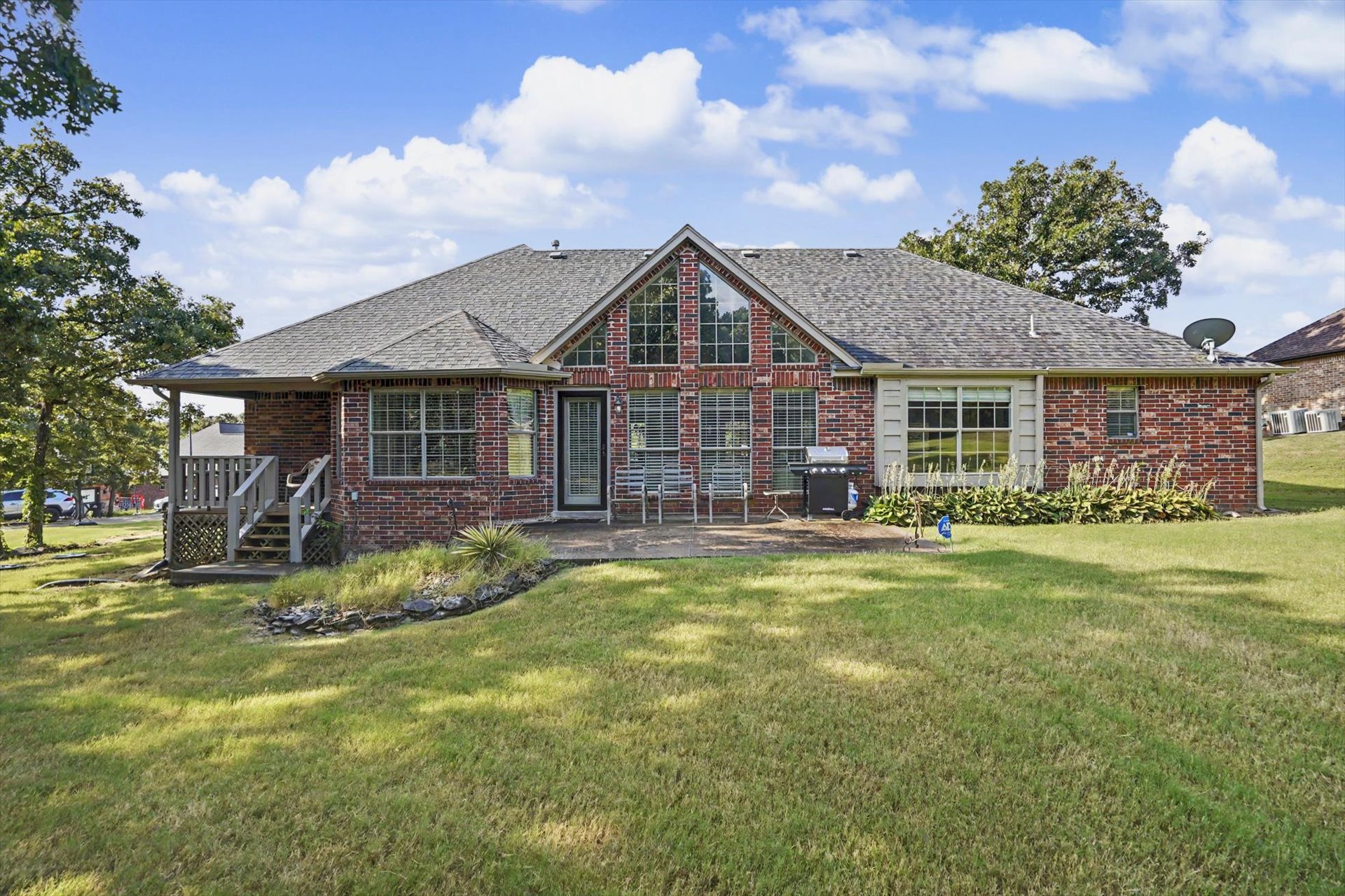 9279 Black Oak Lane Property Photo 8
