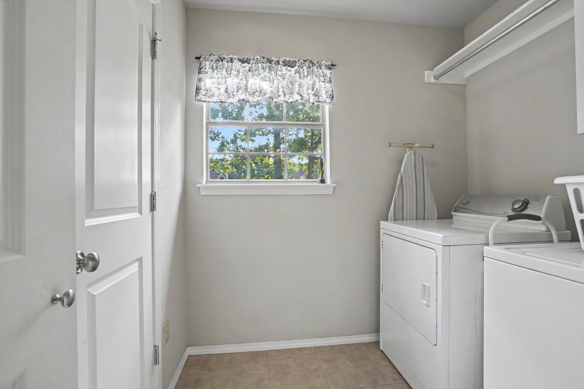 9279 Black Oak Lane Property Photo 28
