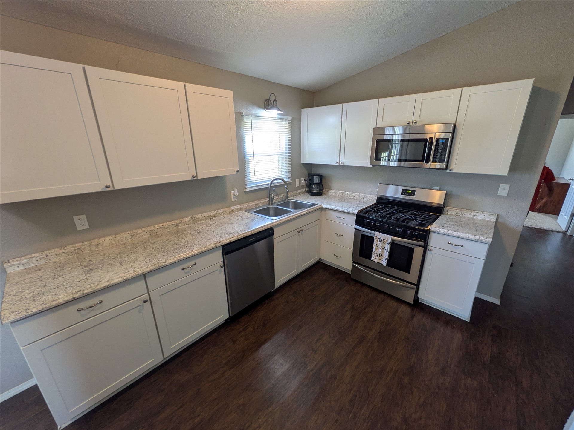 113 Barris Boulevard Property Photo 6