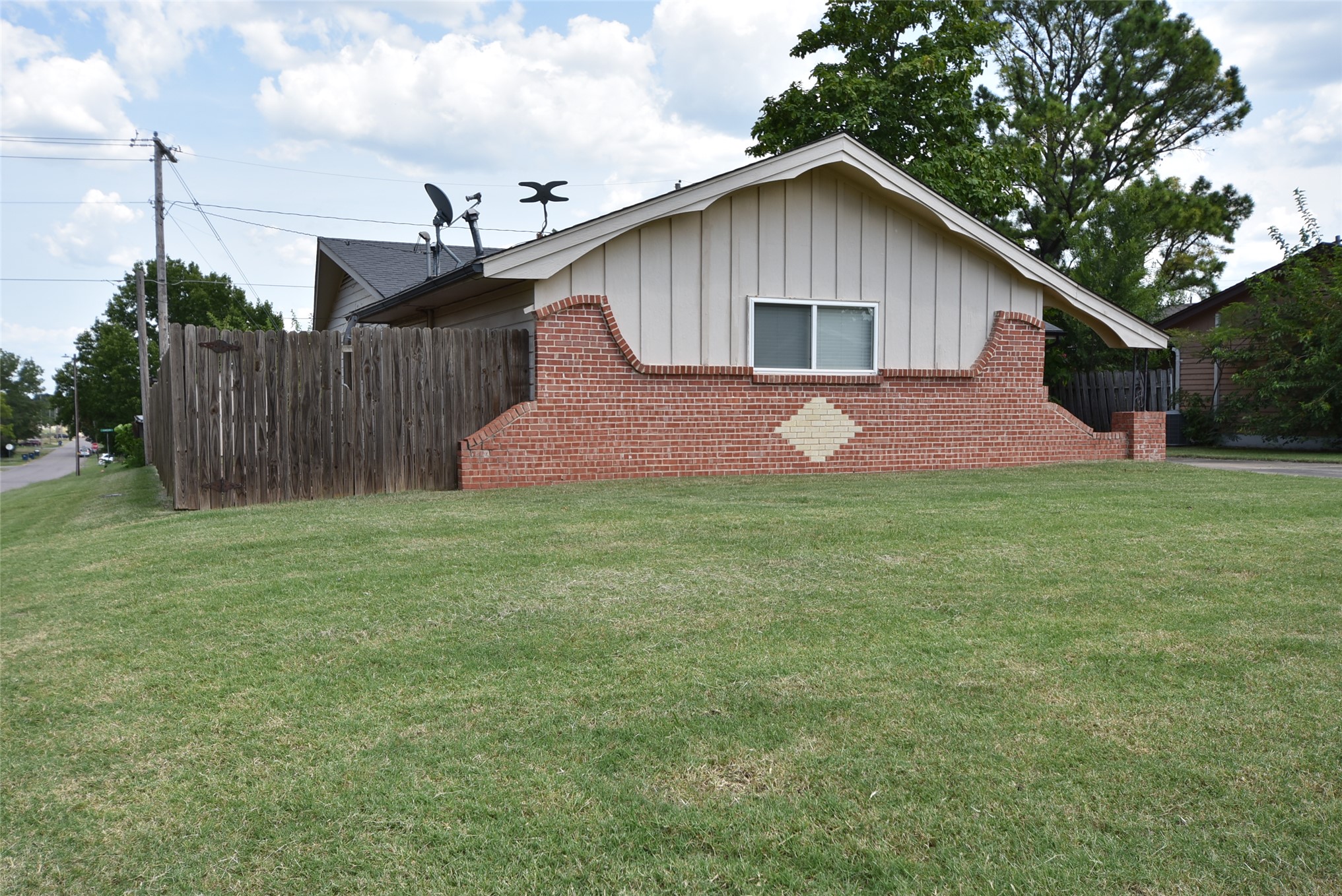 924 Cherokee Street Property Photo 3