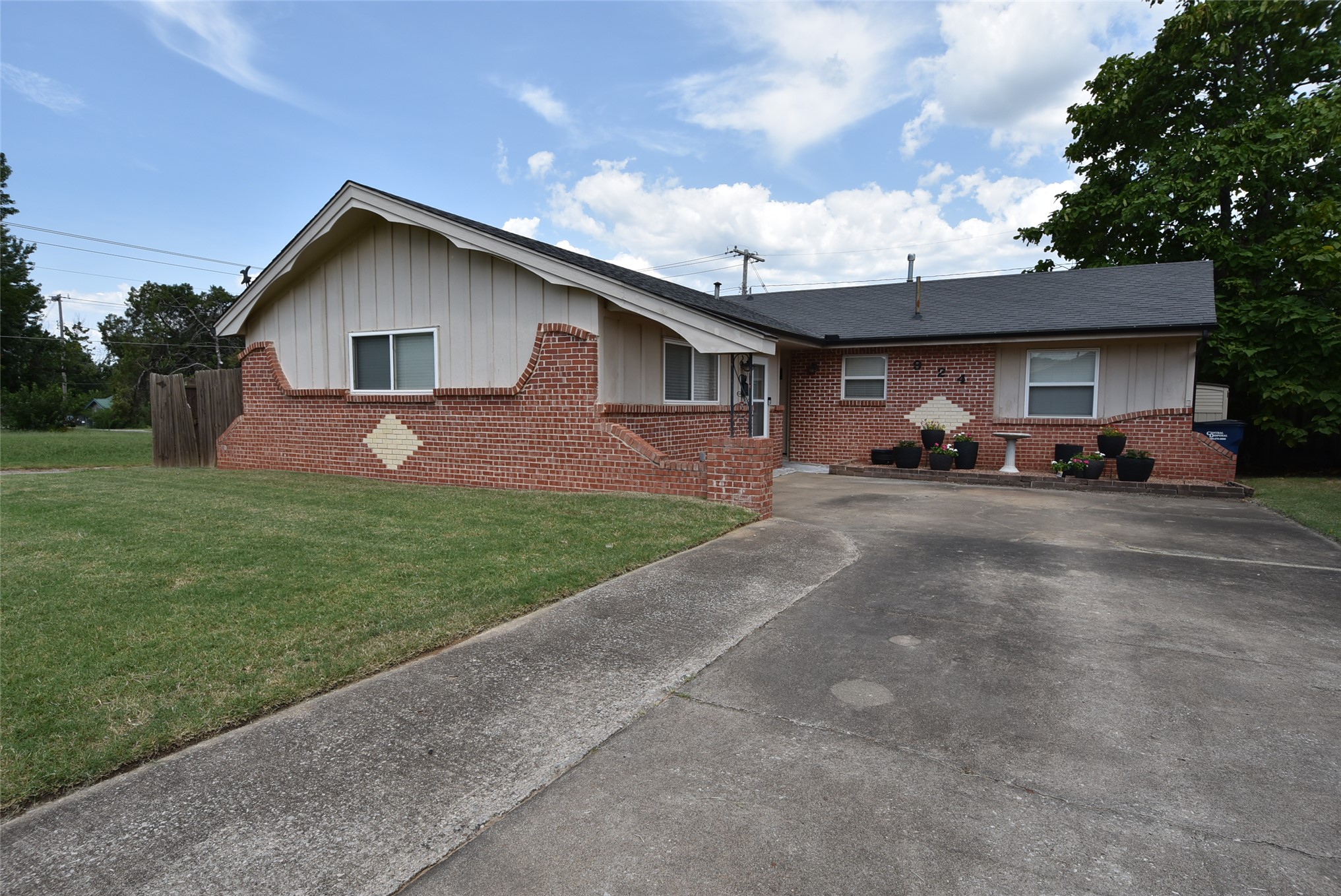 924 Cherokee Street Property Photo 4