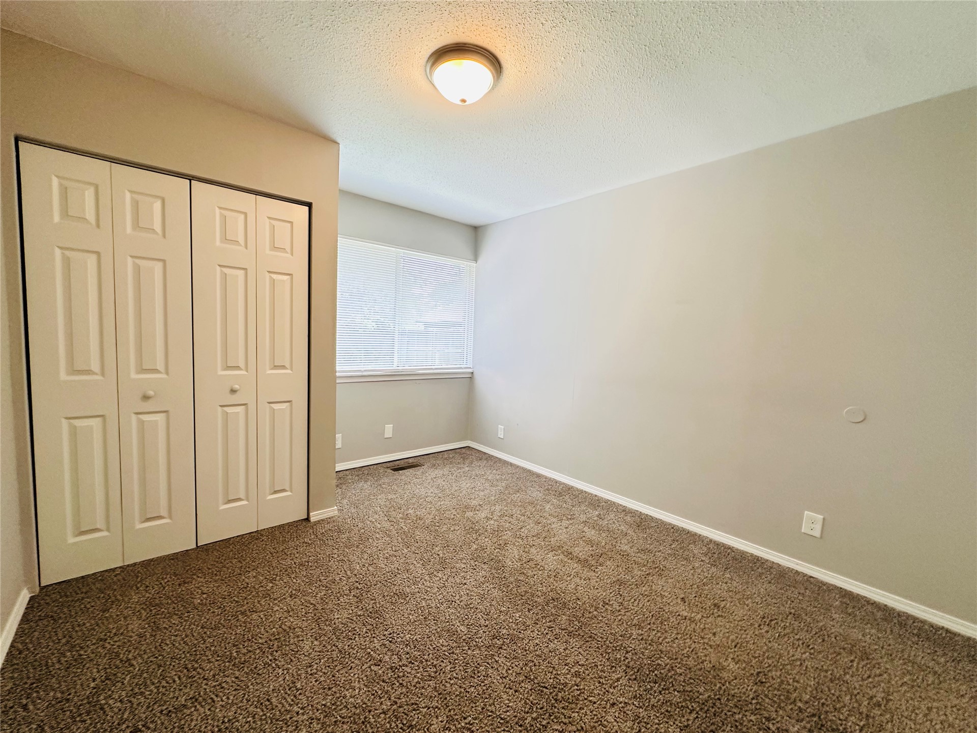 12315 E 24th Street Property Photo 15
