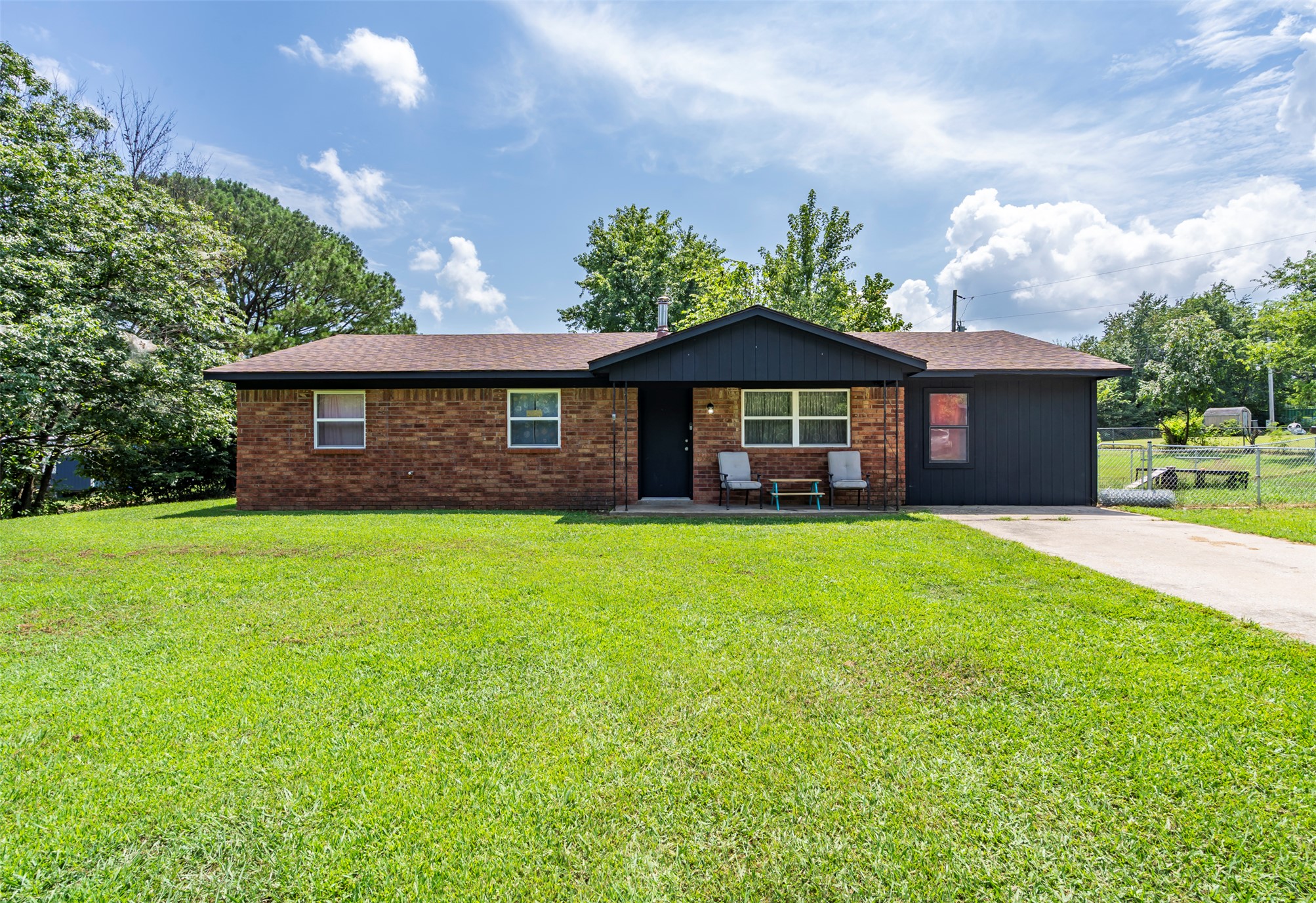 427 W Walnut Avenue Property Photo 1