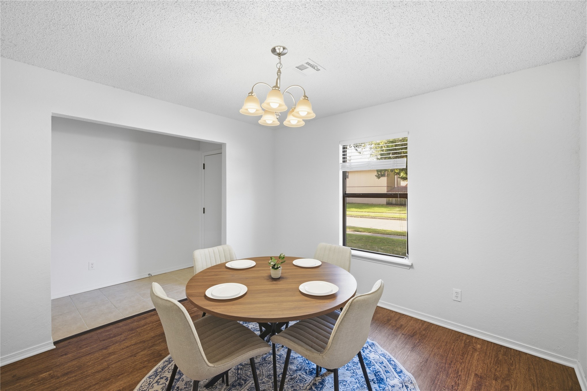 1134 W Austin Street Property Photo 11