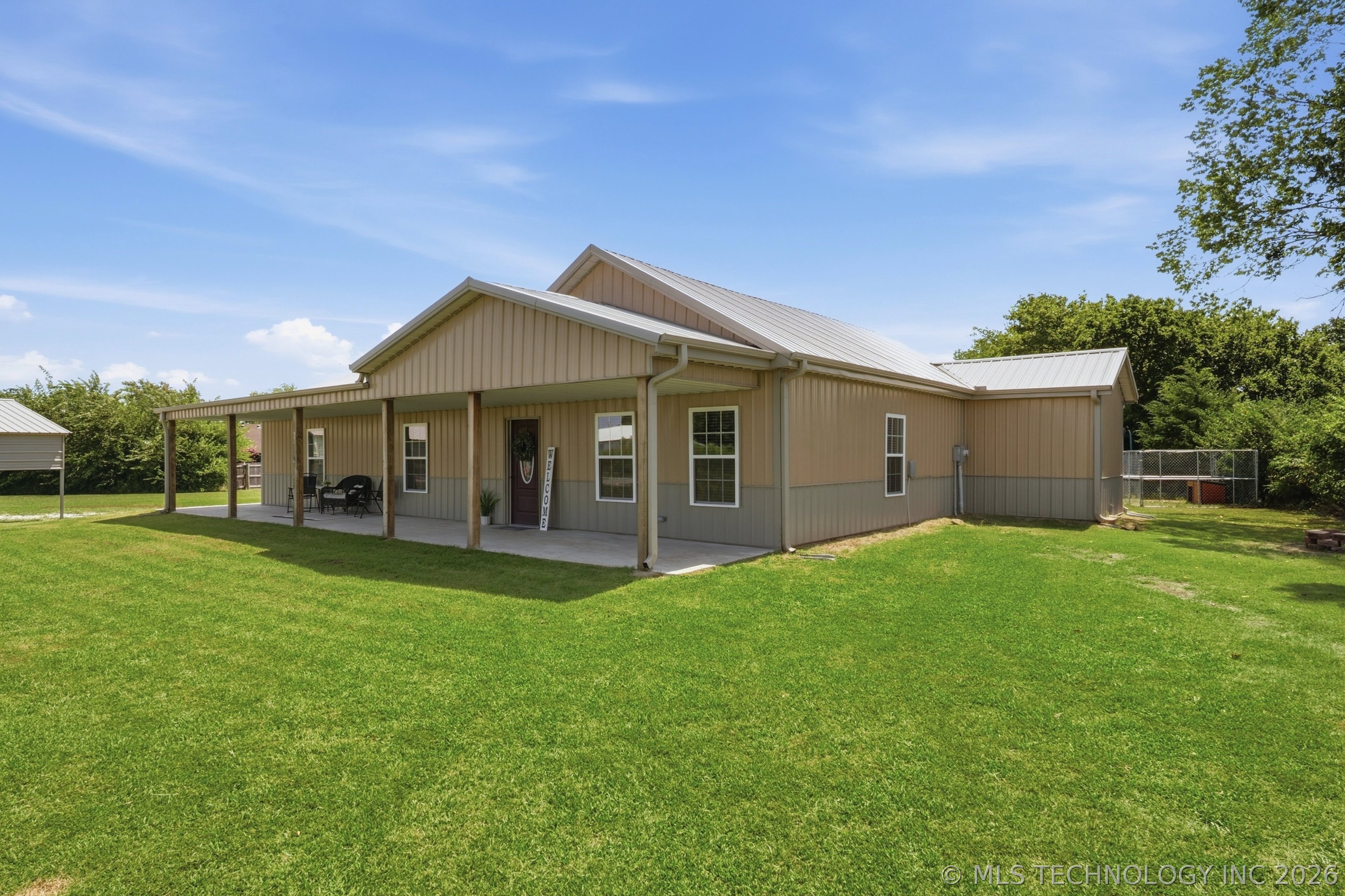 1102 W Main Street Property Photo 5