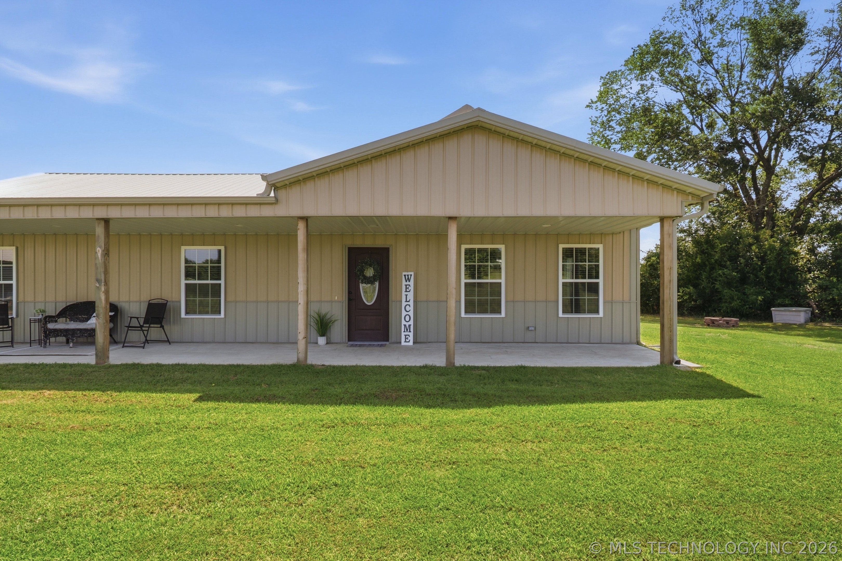 1102 W Main Street Property Photo 6