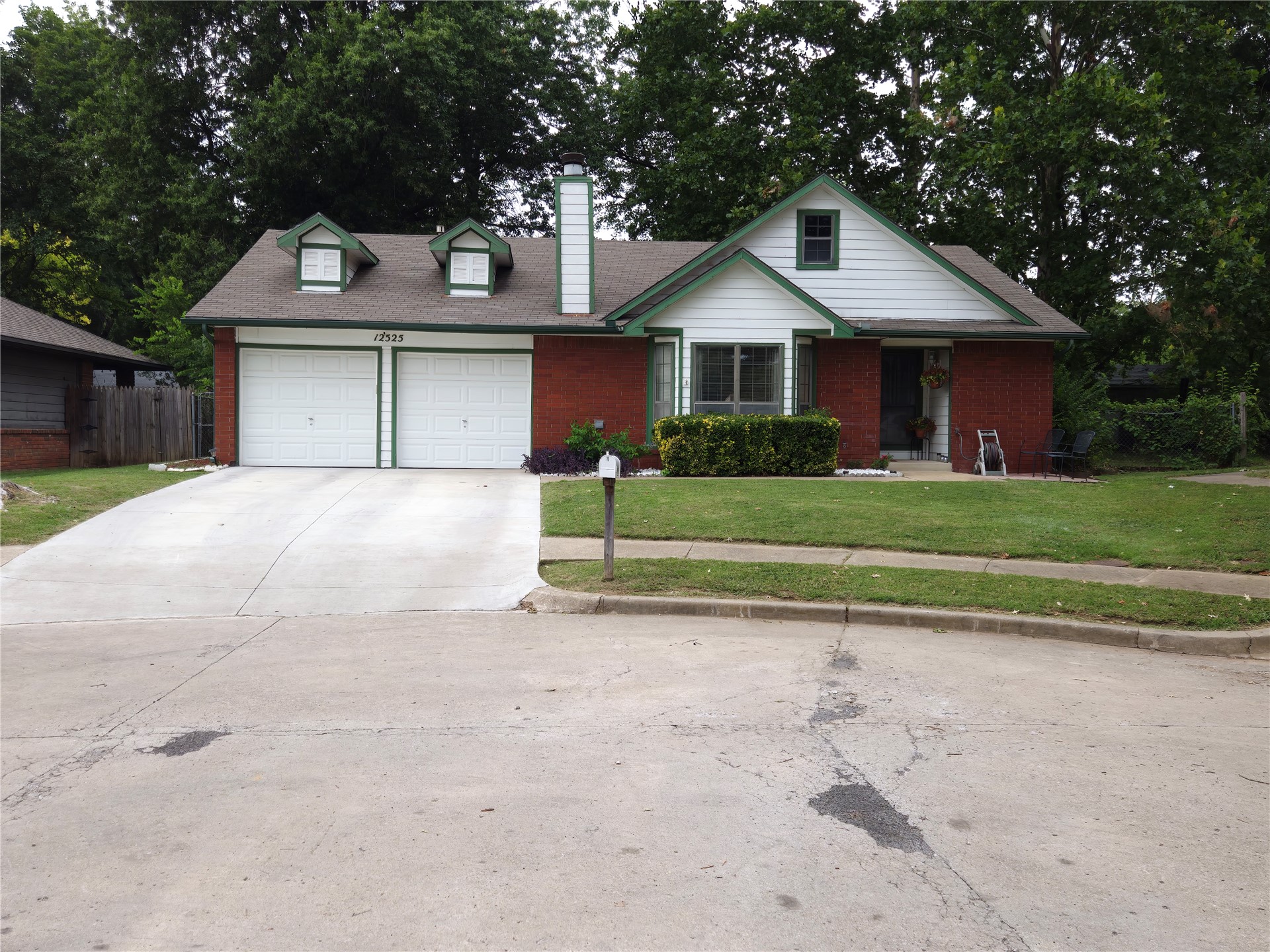 12525 E 27th Place Property Photo 1