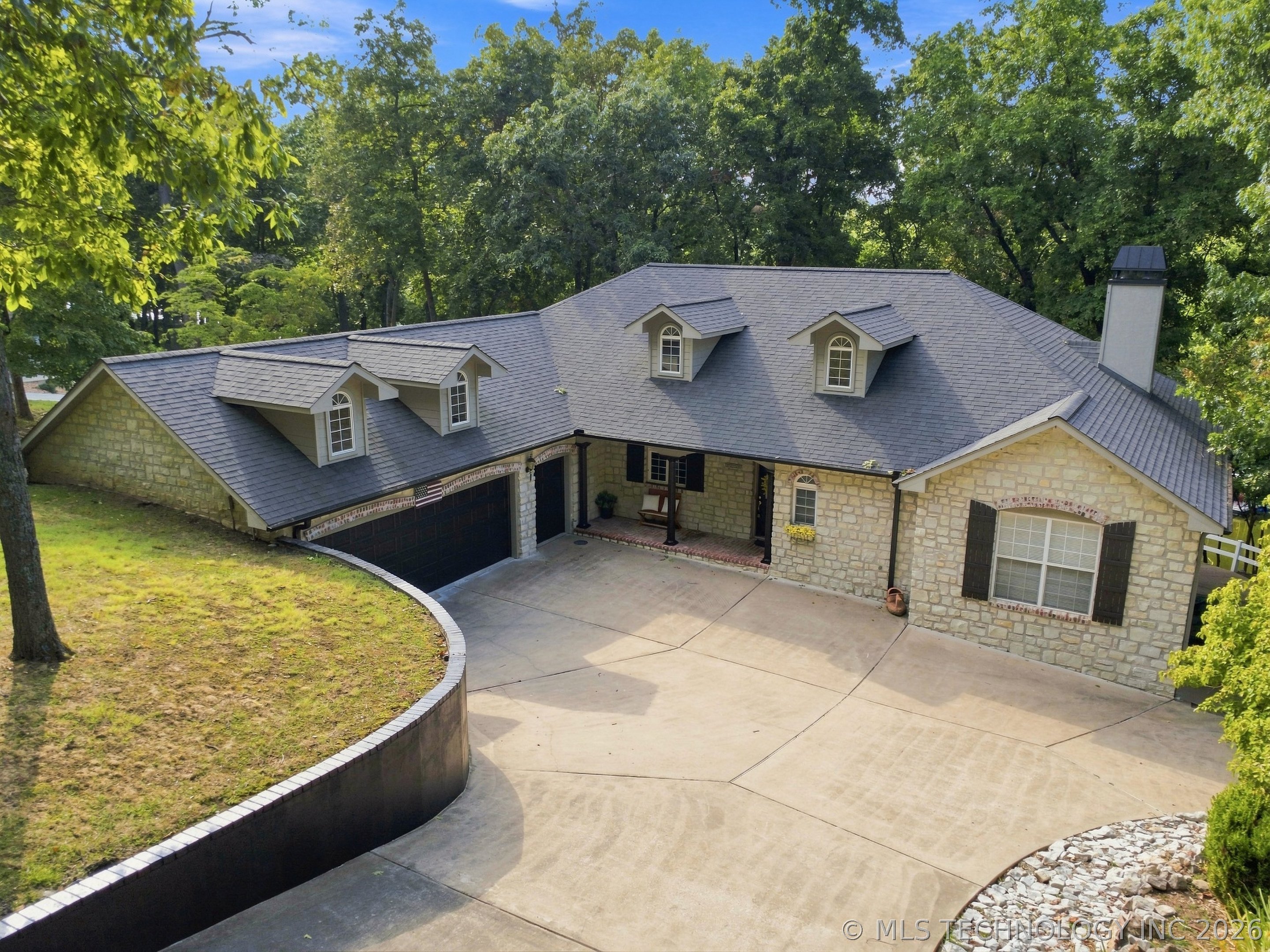 451411 Pheasant Circle Property Photo 2