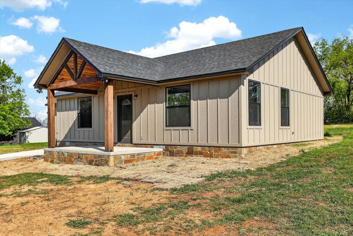 301 Swanson Road Property Photo 4