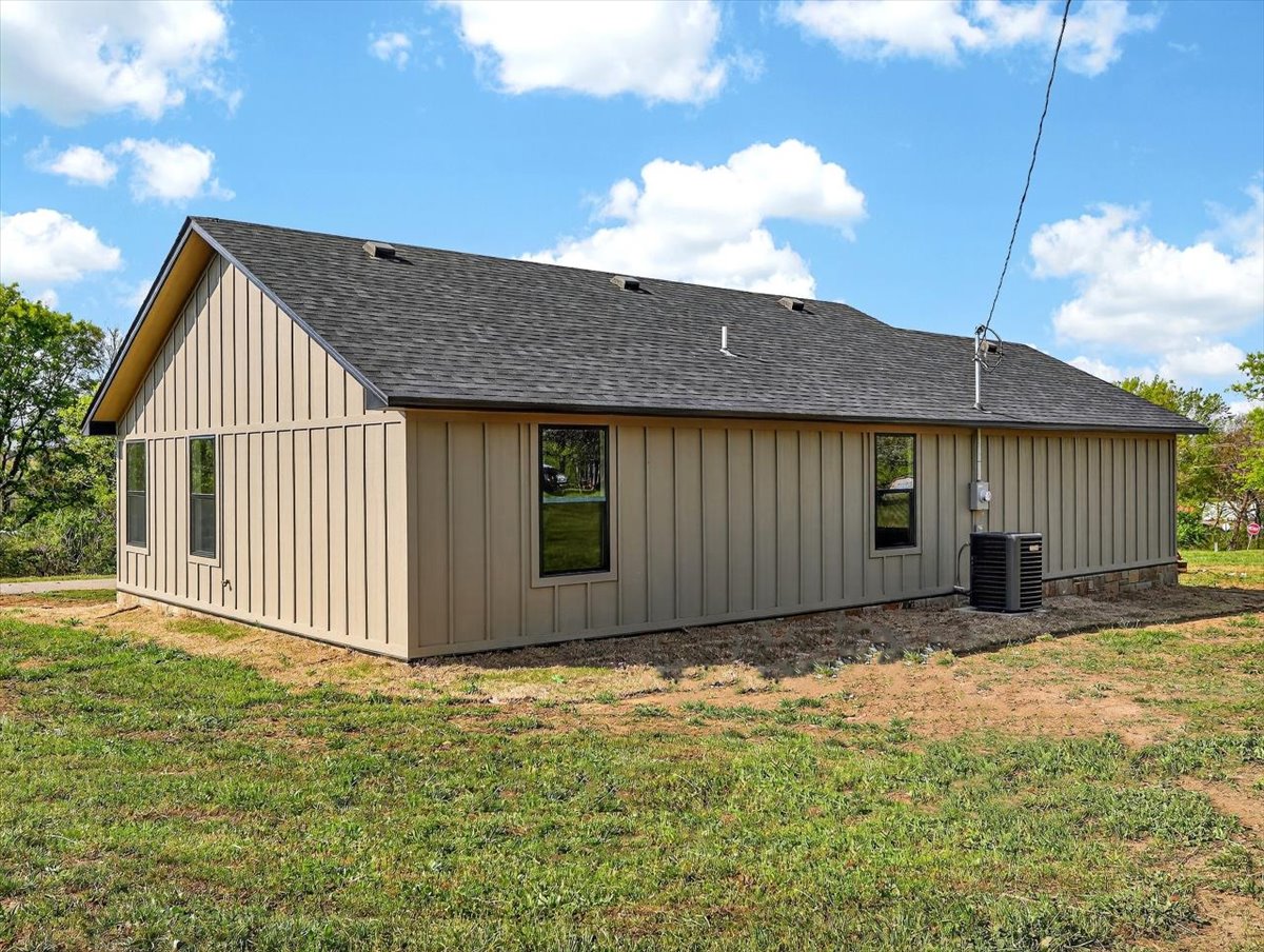 301 Swanson Road Property Photo 9